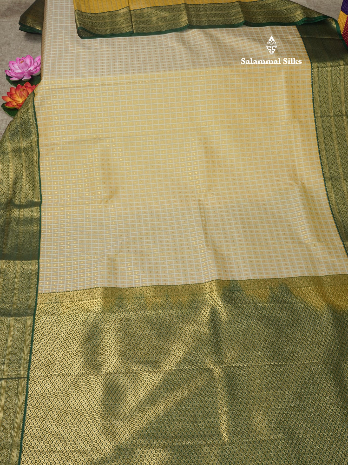 1000 Buttas Light Peach Semi Silk Saree With Contrast Bottle Green Border