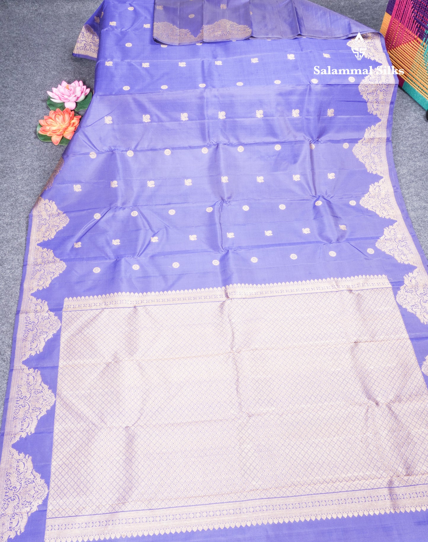 Royal Blue Pure Kanjivaram Silk Saree With Traditional Turning Border