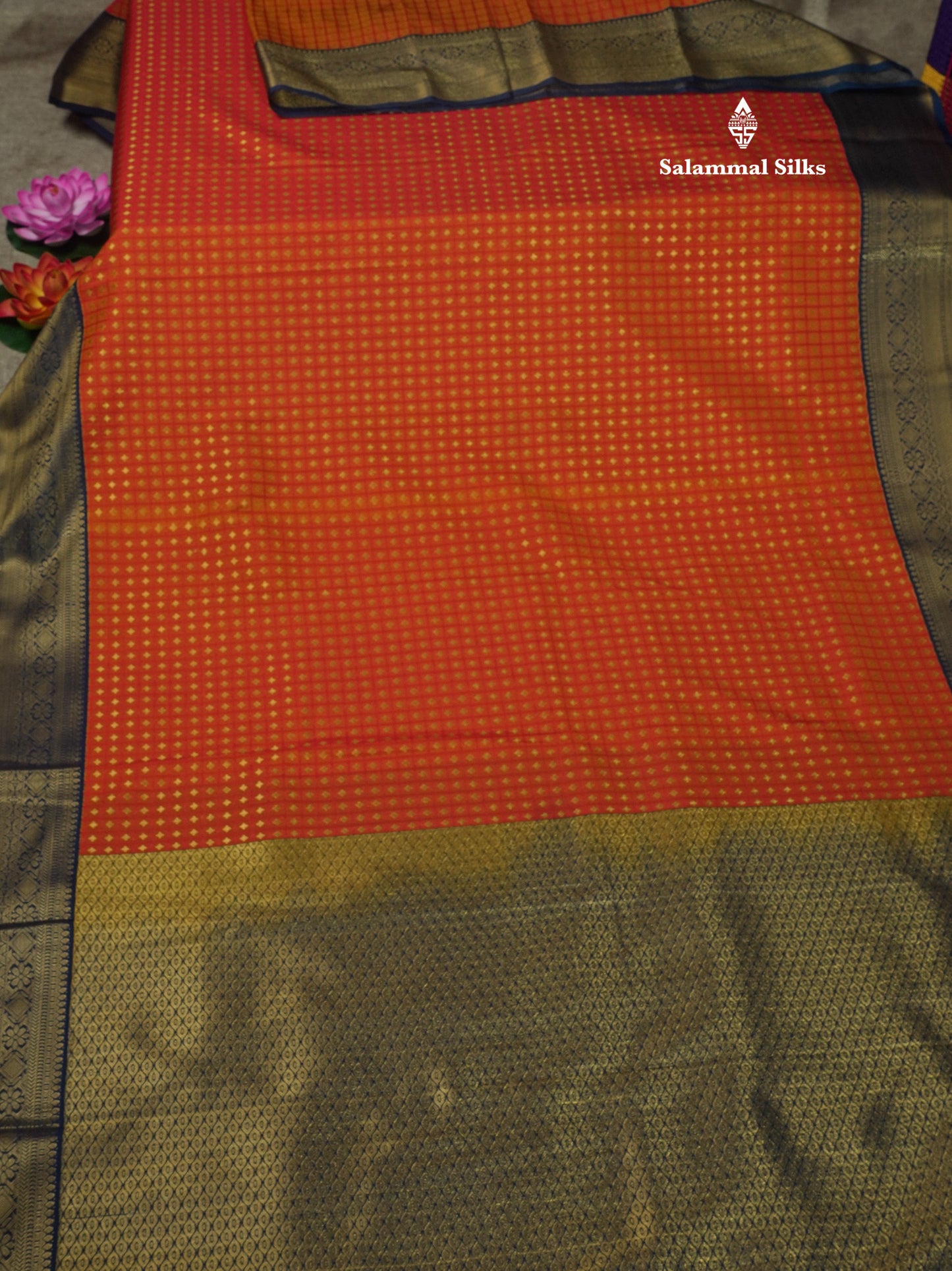 1000 Buttas Grey White Semi Silk Saree With Contrast Navy Blue Border
