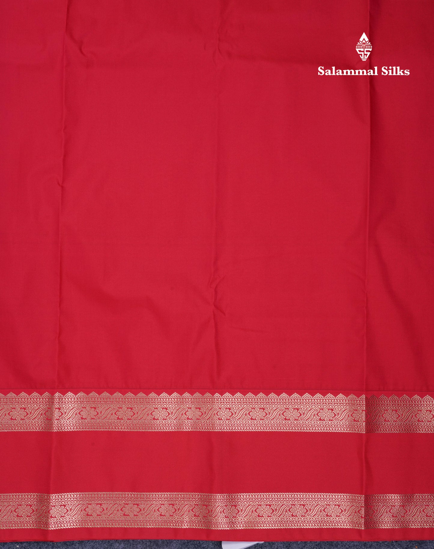Beautiful Bottle Green Alai Vaira Oosi Semi Silk Saree With Contrast Reddish Maroon Traditional Rettapet Border