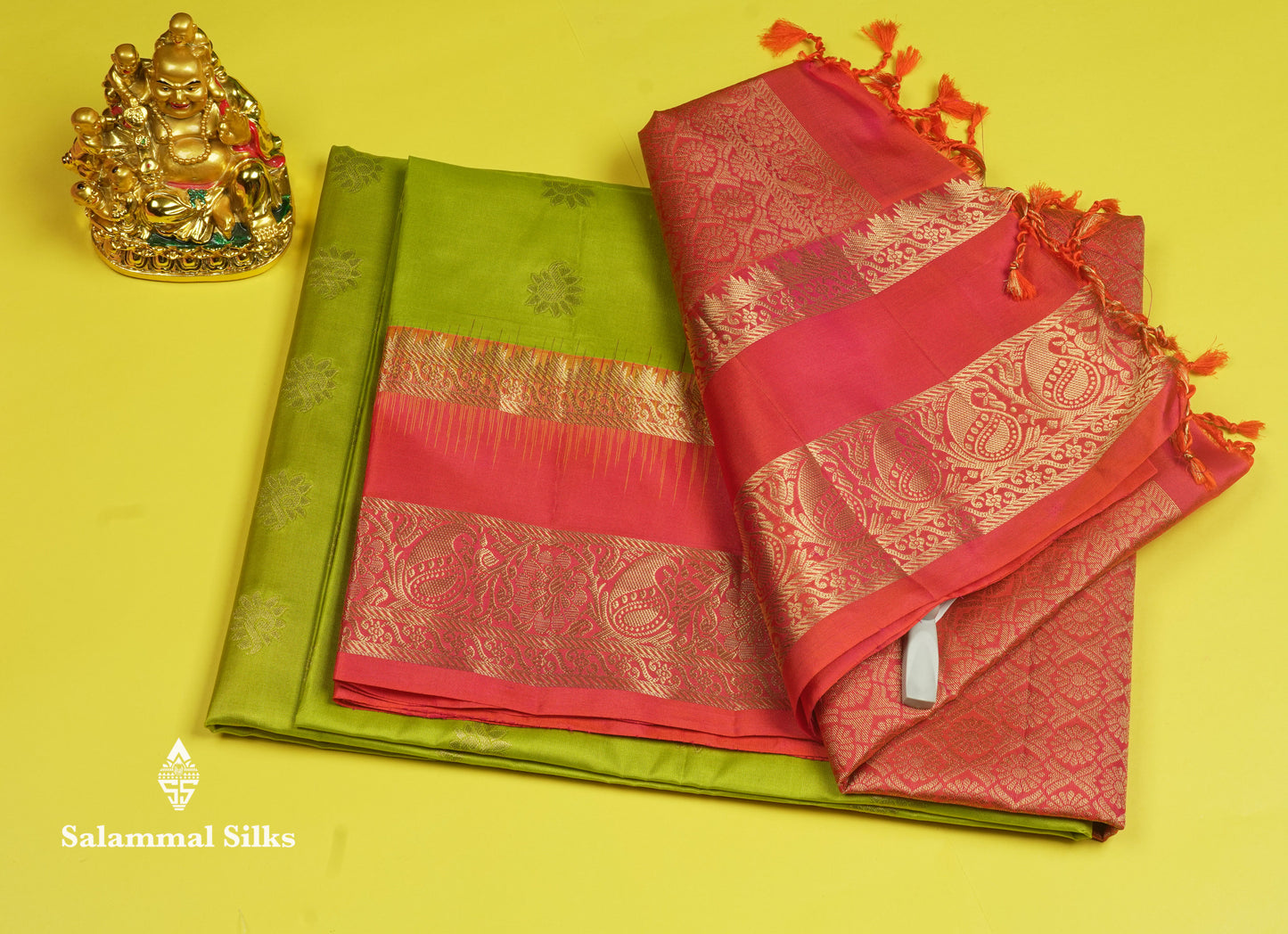 Beautiful Bottle Green Pure Kanjivaram Soft Silk Saree With Contrast Pinkish Orange Border