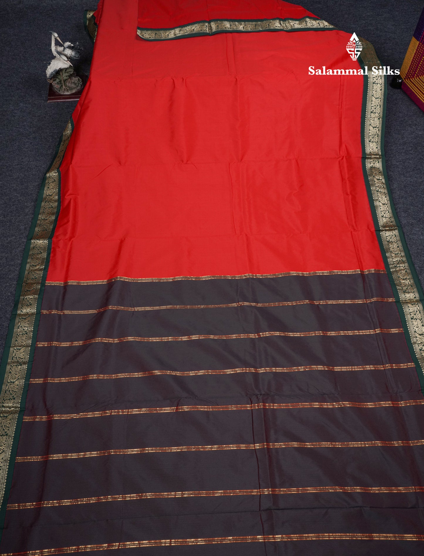 9 Yards Semi Silk Saree Chilly Red With Contrast Bottle Green Small Border