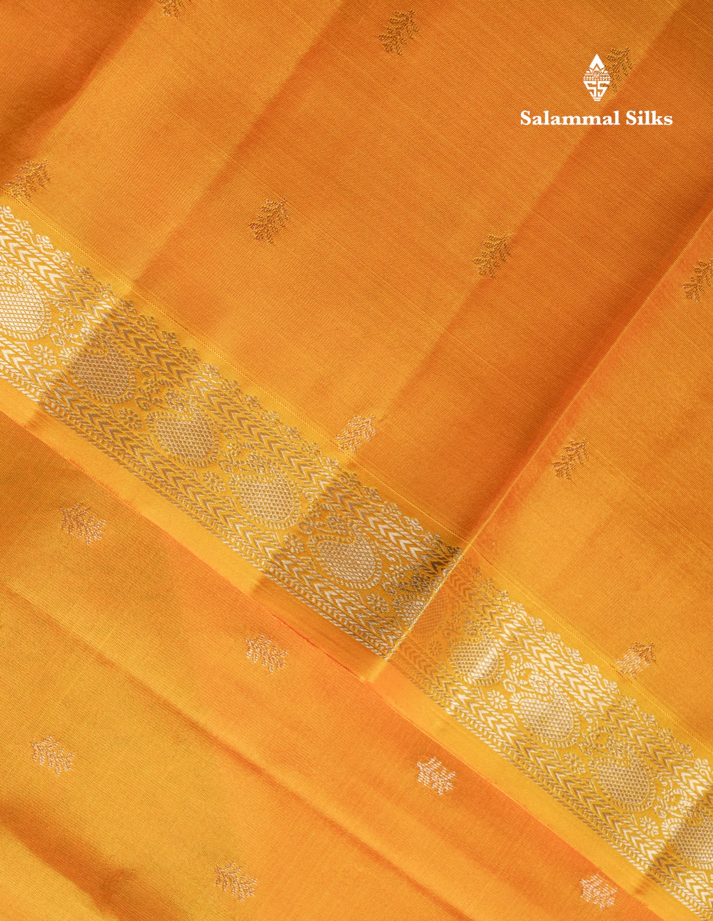 Chilly Red Pure Kanjivaram Silk Saree With Self Small Traditional Border