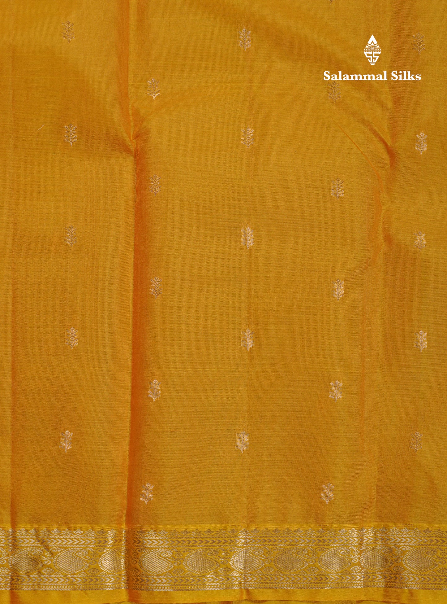 Chilly Red Pure Kanjivaram Silk Saree With Self Small Traditional Border
