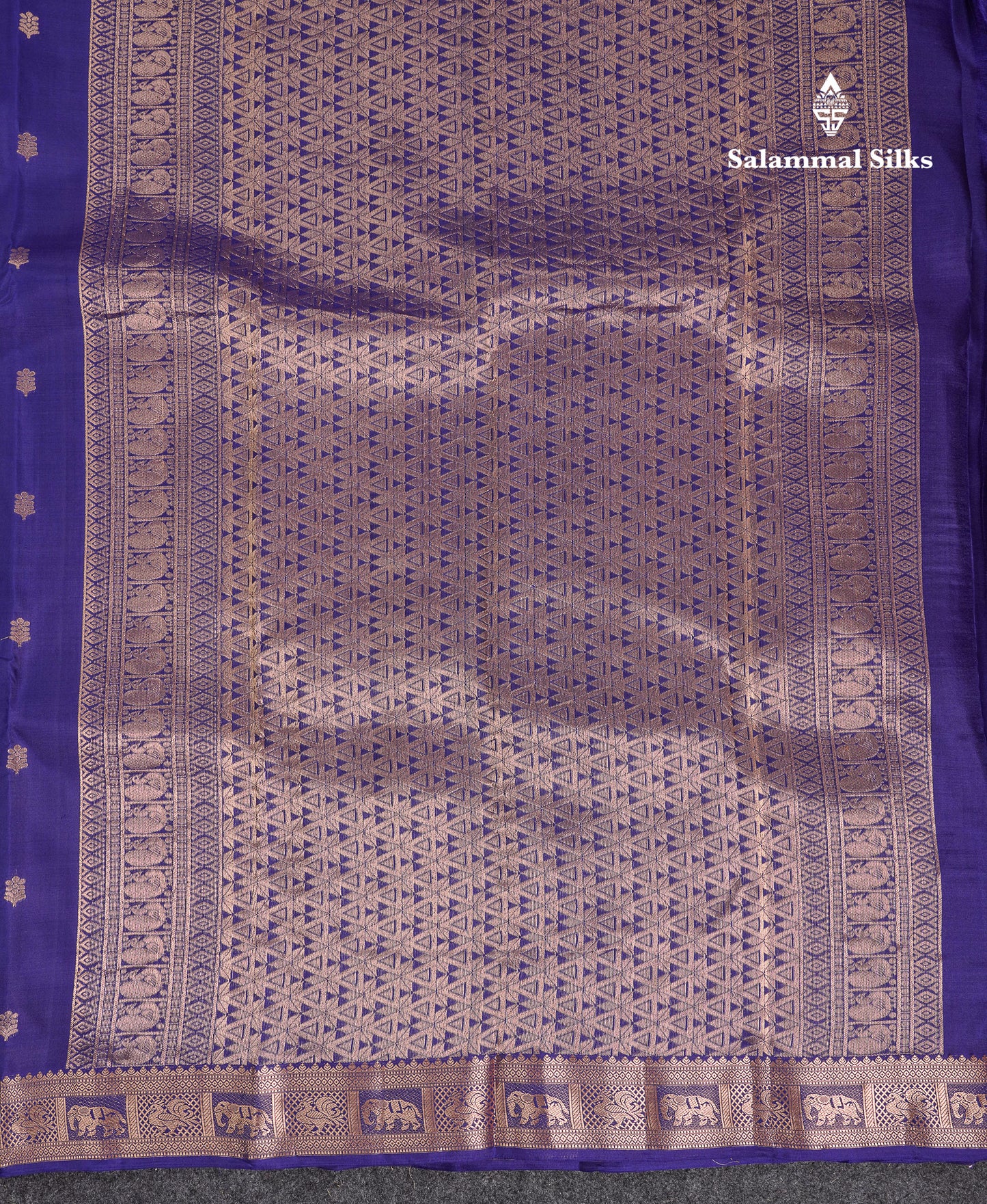 Beautiful Navy Blue Pure Kanjivaram Silk Saree With Traditional Small Border