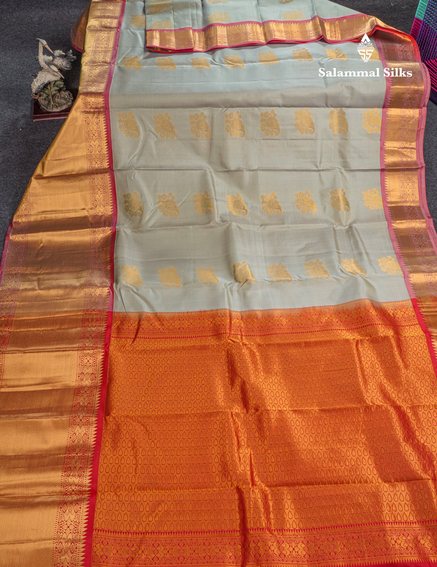 Light Rexona Pure Kanjivaram Silk Saree With Contrast Chilly Red Blouse