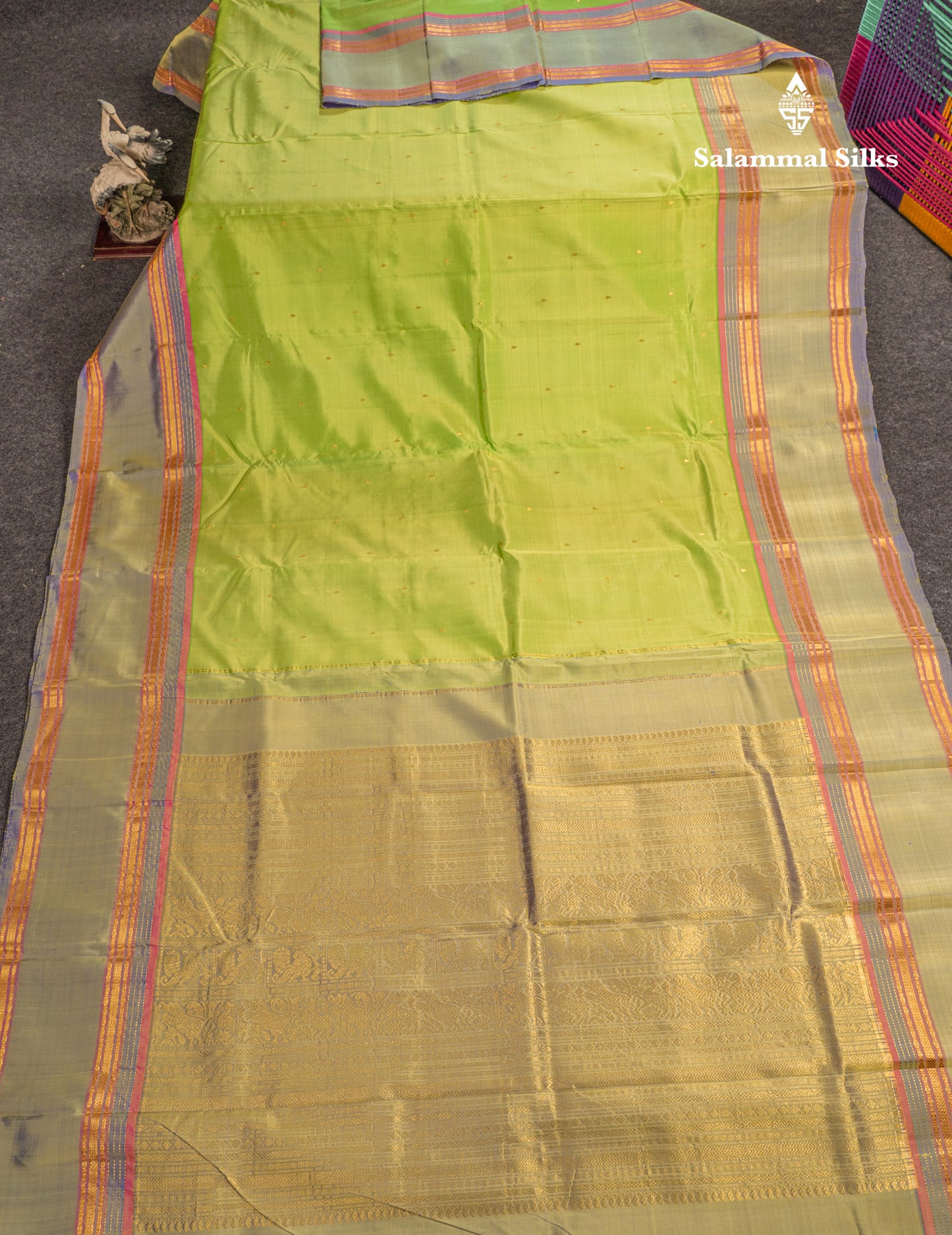 Dual Tone Sapphire Green Pure Kanjivaram Silk Saree With Contrast Dual Tone Blue Rettapet Double Border