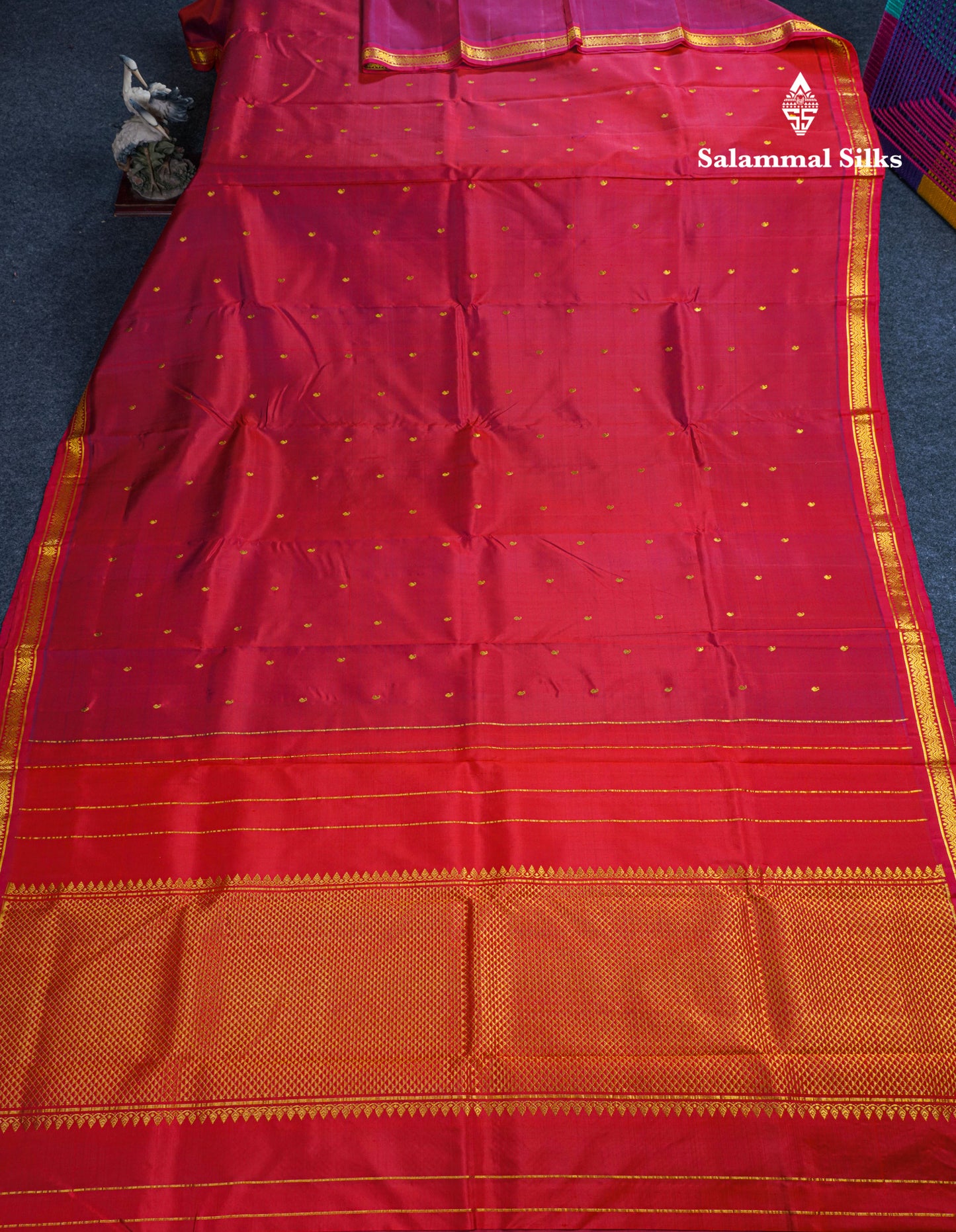 Dual Tone Maroon Pure Kanjivaram Silk Saree With Contrast Reddish Maroon Small Border