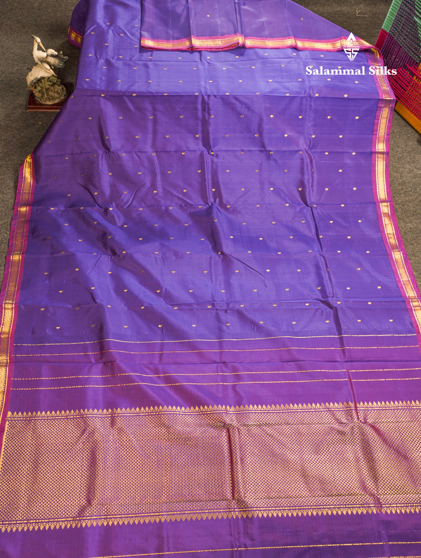 Dual Tone Maroon Pure Kanjivaram Silk Saree With Contrast Reddish Maroon Small Border