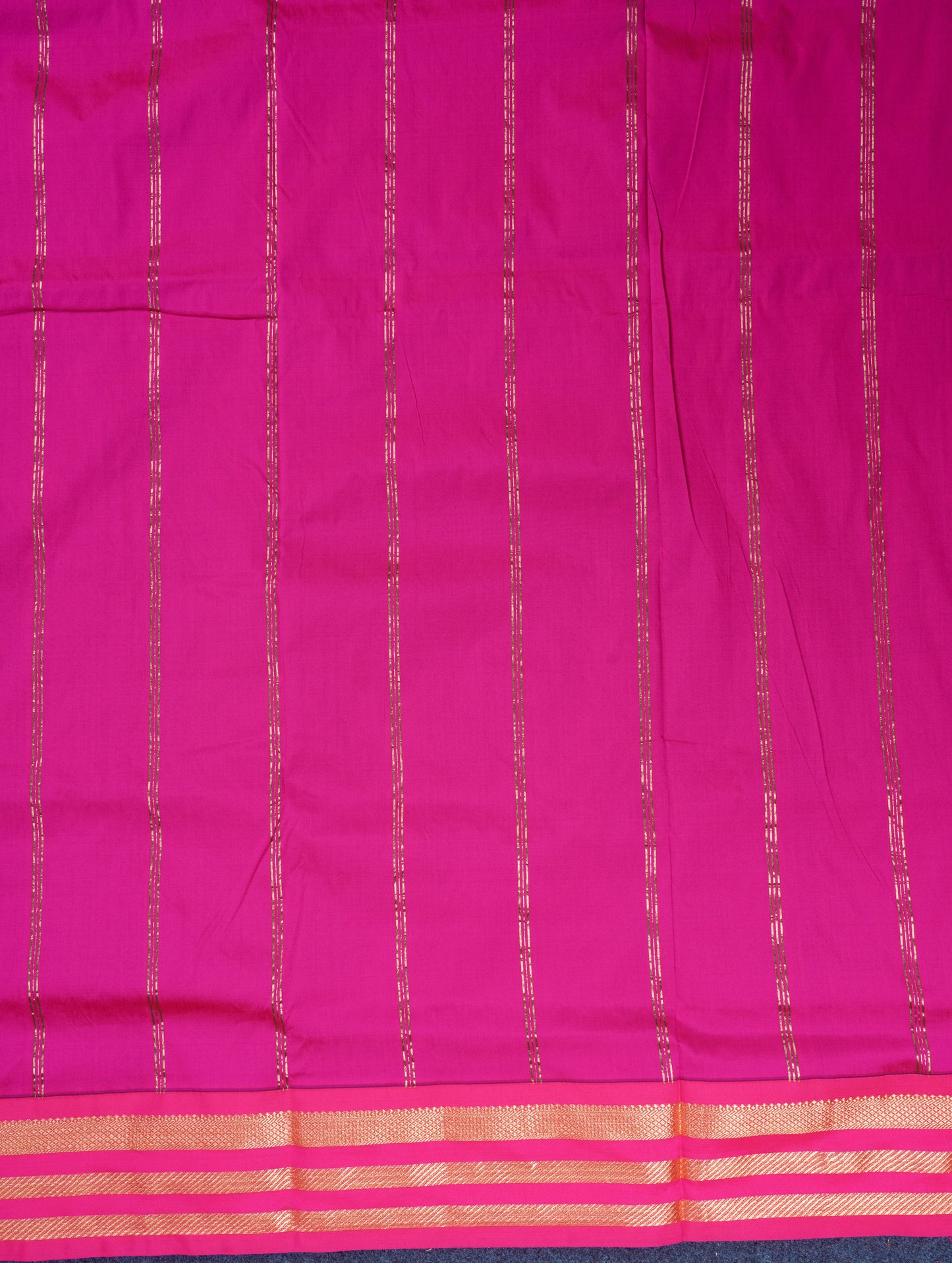 9.5 Yards Semi Silk Saree Bottle Green with Contrast Pink Traditional Border