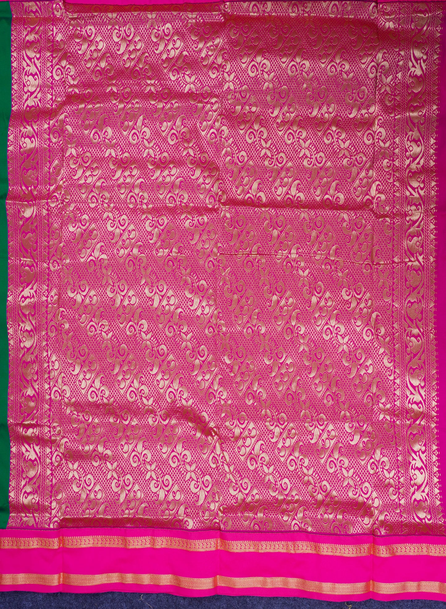 9.5 Yards Semi Silk Saree Bottle Green with Contrast Pink Traditional Rettapet Border