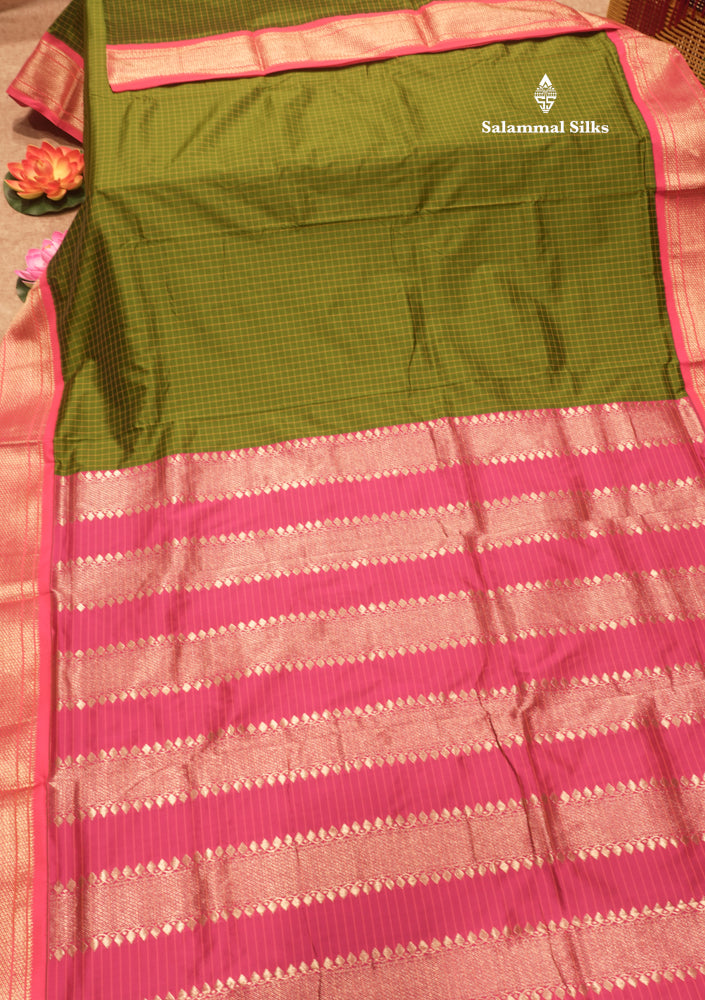 9 Yards Semi Silk Saree Peacock Green Colour with Pink Border