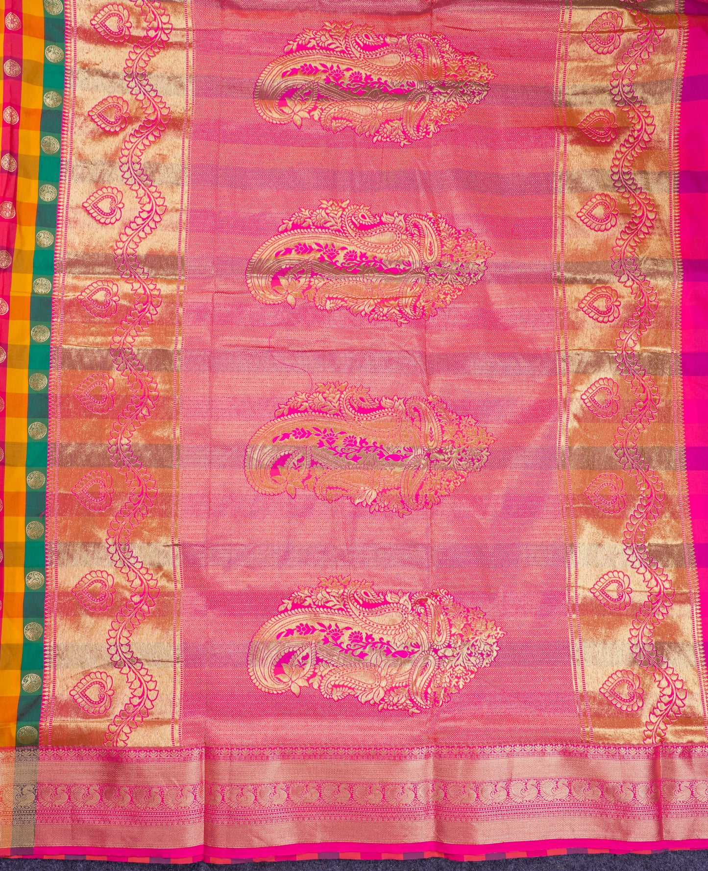 9.5 Yards Semi Silk Saree Paalum Pazham Checks With Traditional Border