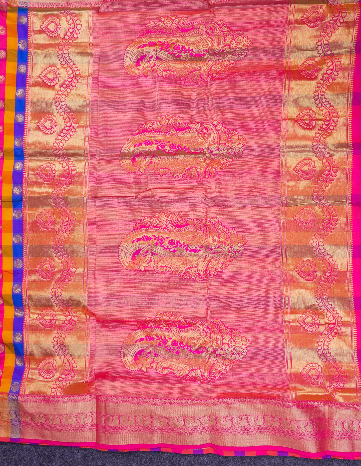 9.5 Yards Semi Silk Saree Paalum Pazham Checks With Traditional Border