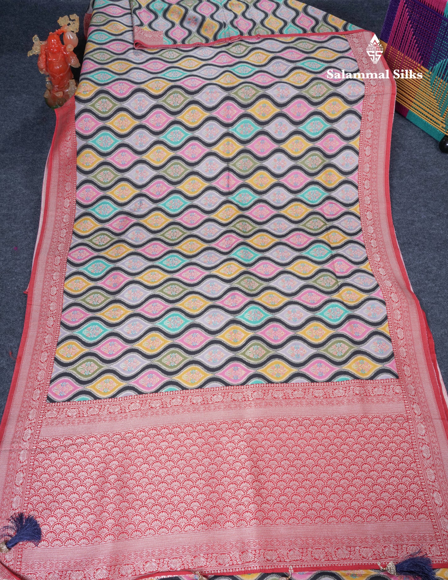 Black Wave Pattern Banarasi Semi Georgette Saree With Contrast Red Blouse