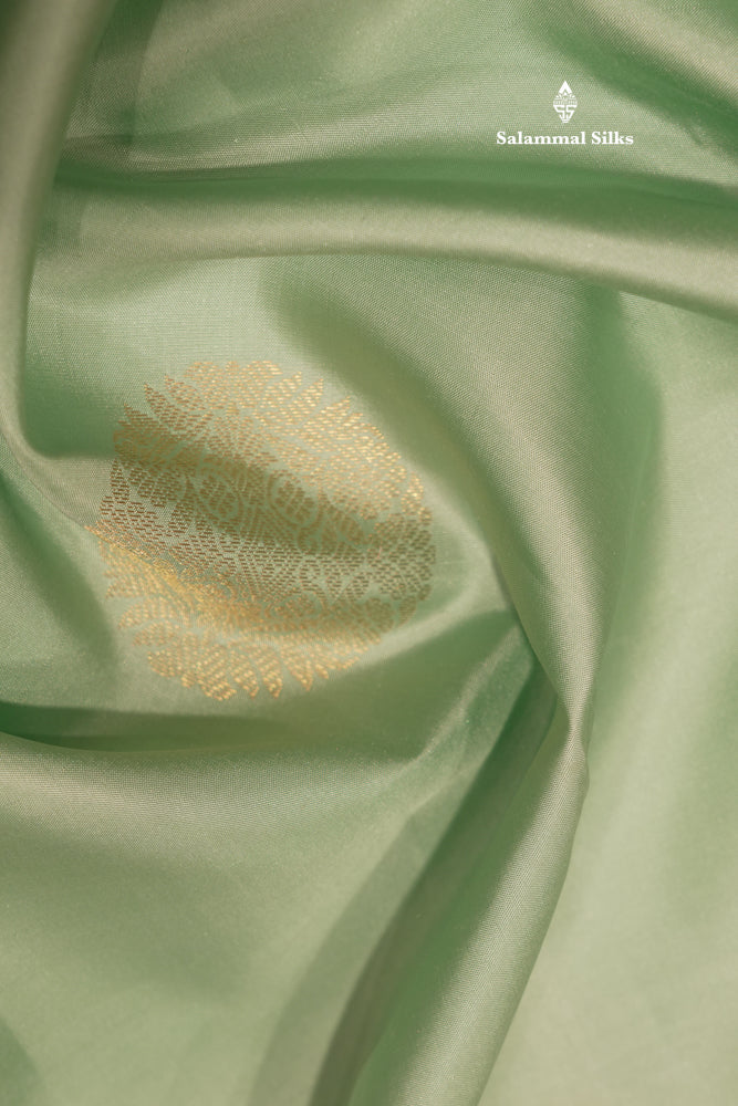 Korvai Light Green Colour Pure Kanjivaram Silk Saree With Contrast Magenta Border