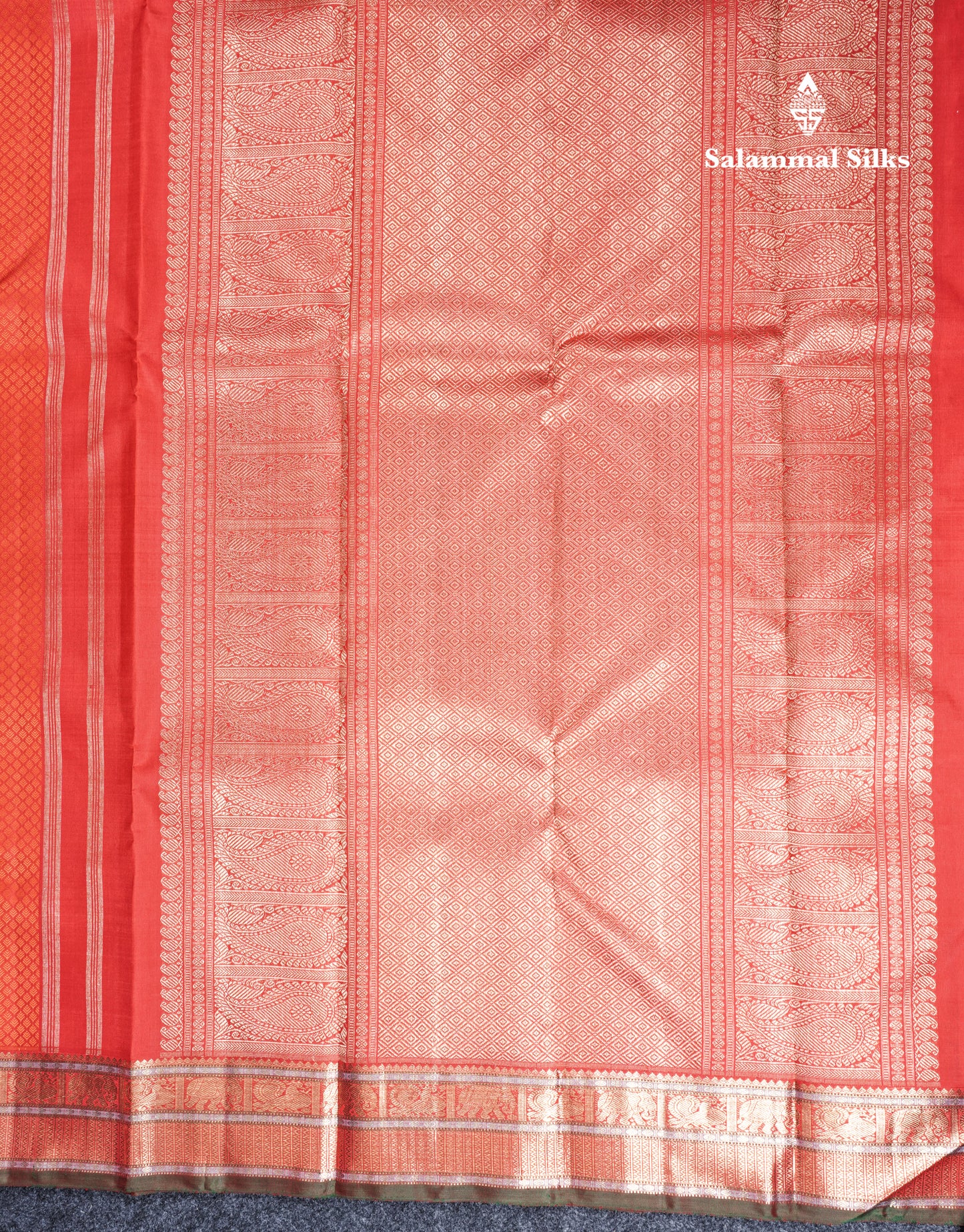 Red Beautiful Emboss Design Bridal Pure Kanjivaram Silk Saree Pure Zari with Traditional Zari Butta Border