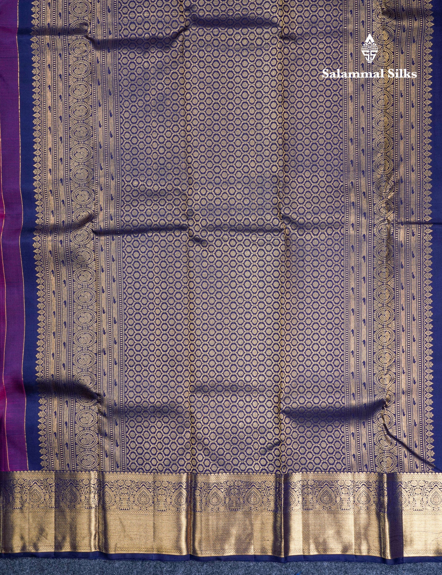 Magenta Pure Kanjivaram Silk Saree With Contrast Navy Blue Border
