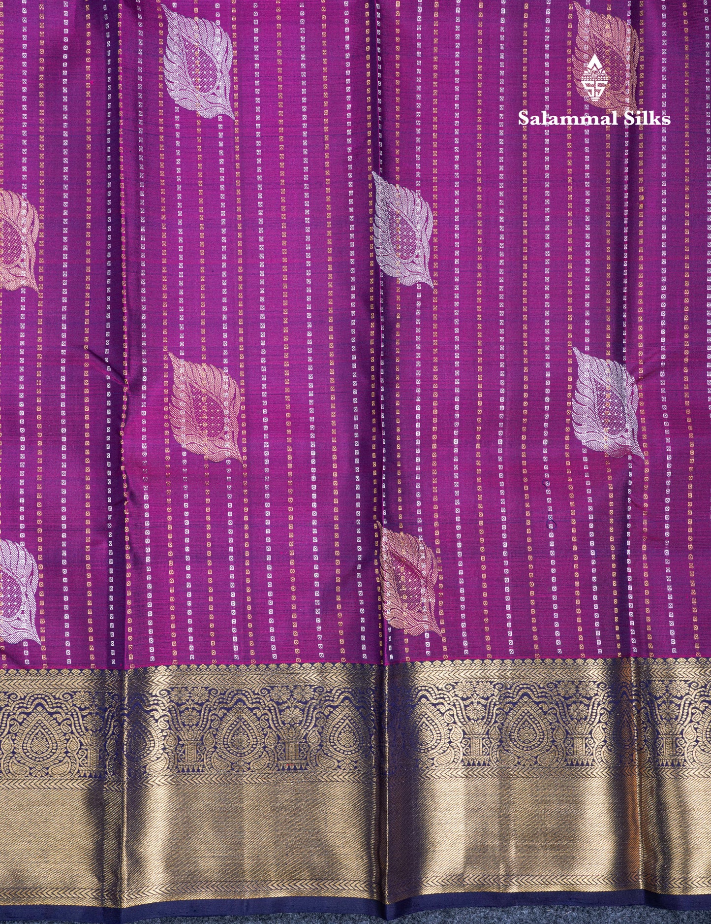 Magenta Pure Kanjivaram Silk Saree With Contrast Navy Blue Border