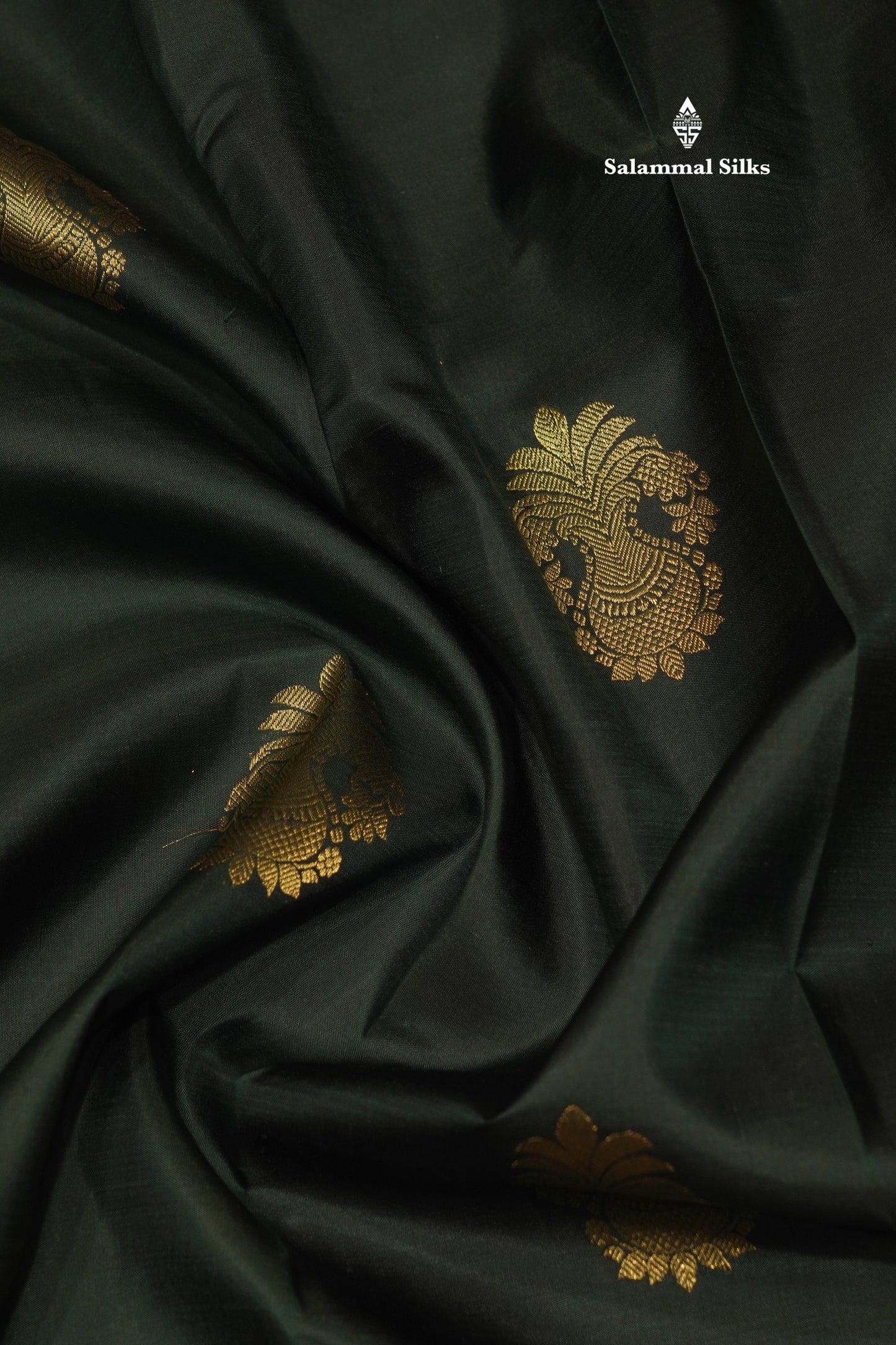 Bottle Green Colour Pure Kanjivaram Silk Saree With Contrast Magenta Border