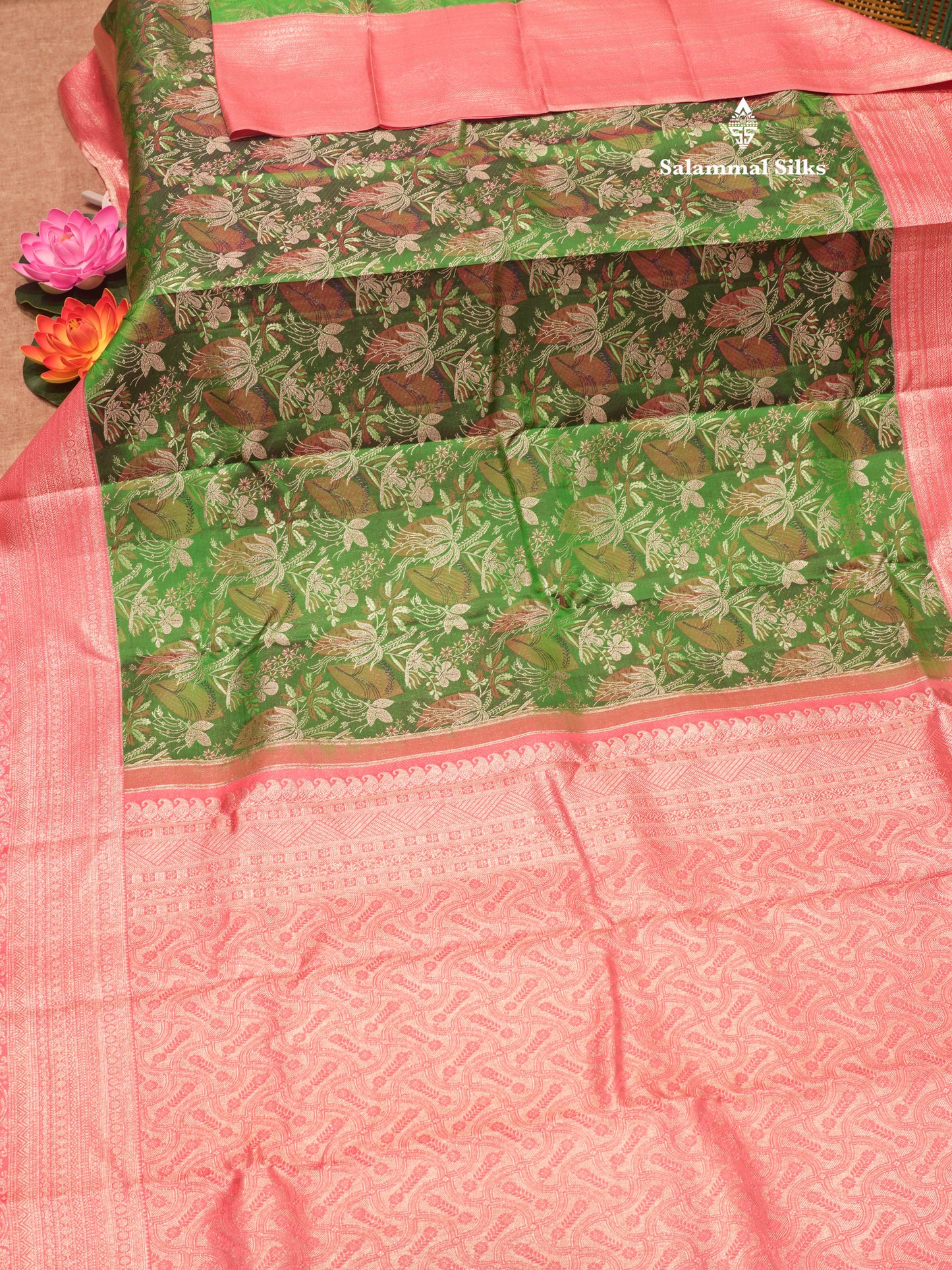 Green Colour Pure Kanjivaram Silk Saree With Onion Pink Border