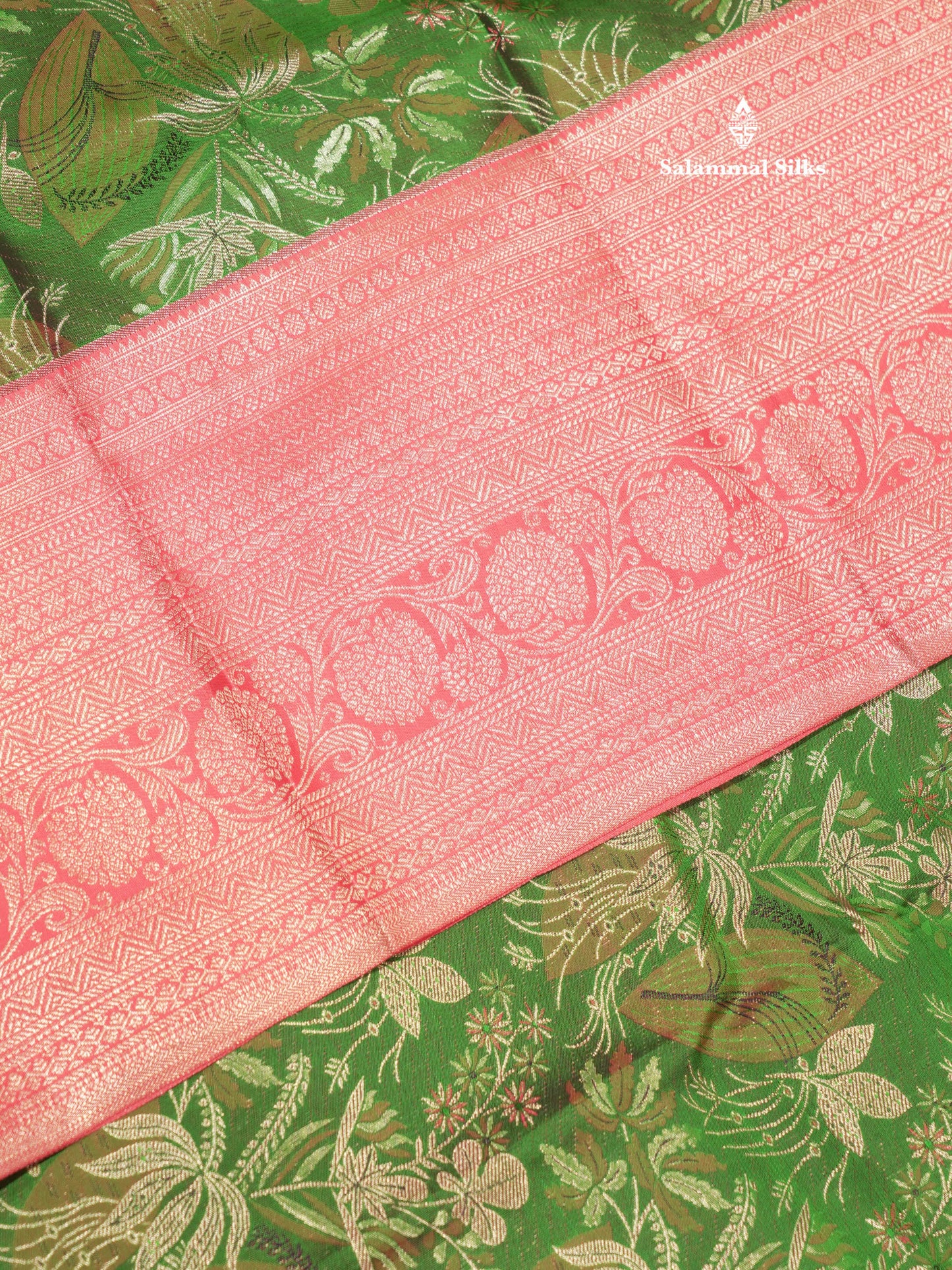 Green Colour Pure Kanjivaram Silk Saree With Onion Pink Border