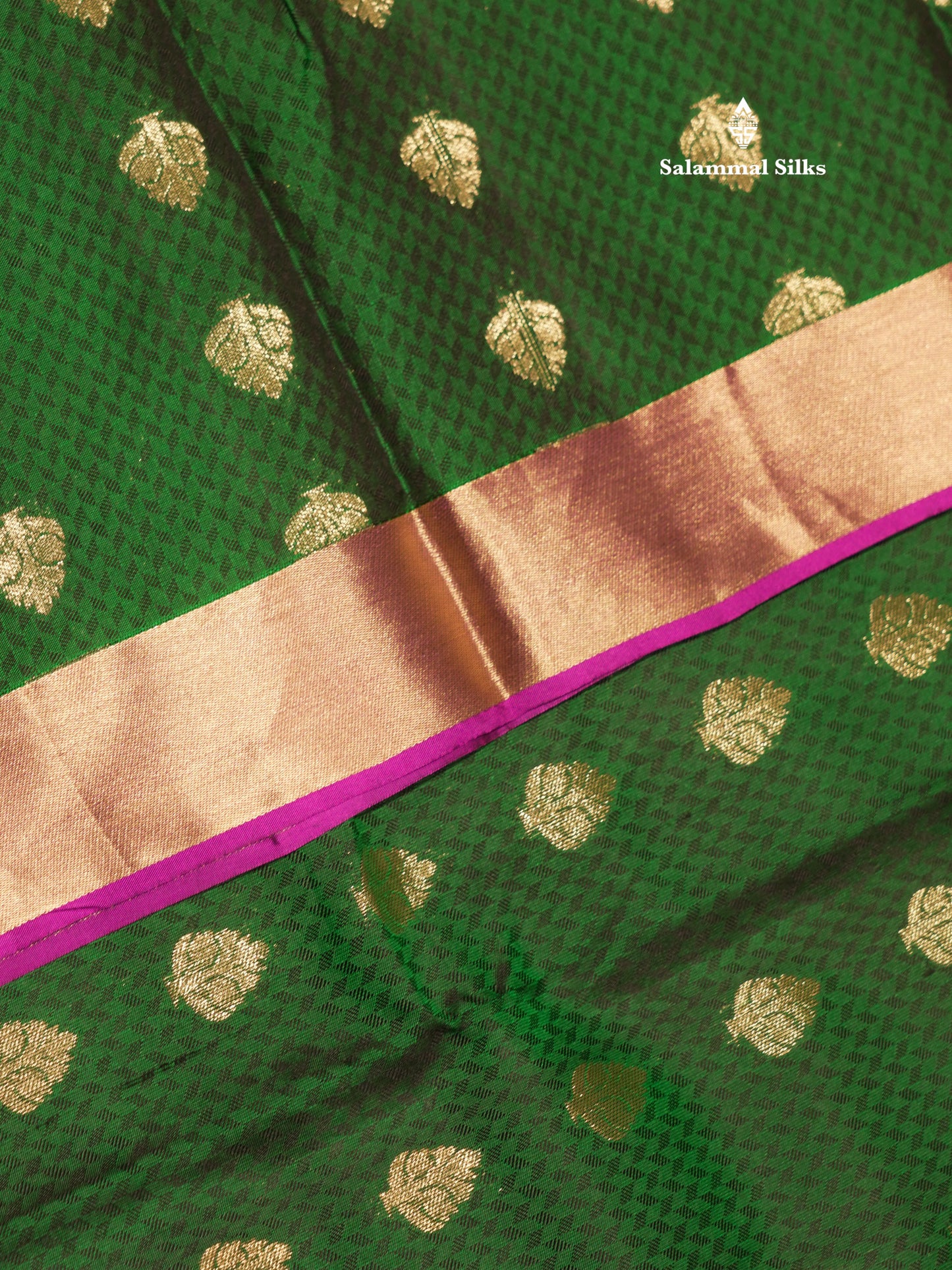Bottle Green Colour Pure Kanjivaram Silk Saree With Contrast Magenta Border