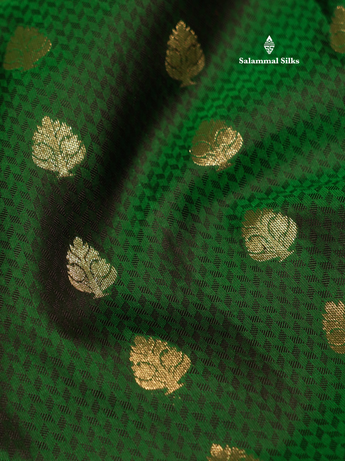 Bottle Green Colour Pure Kanjivaram Silk Saree With Contrast Magenta Border