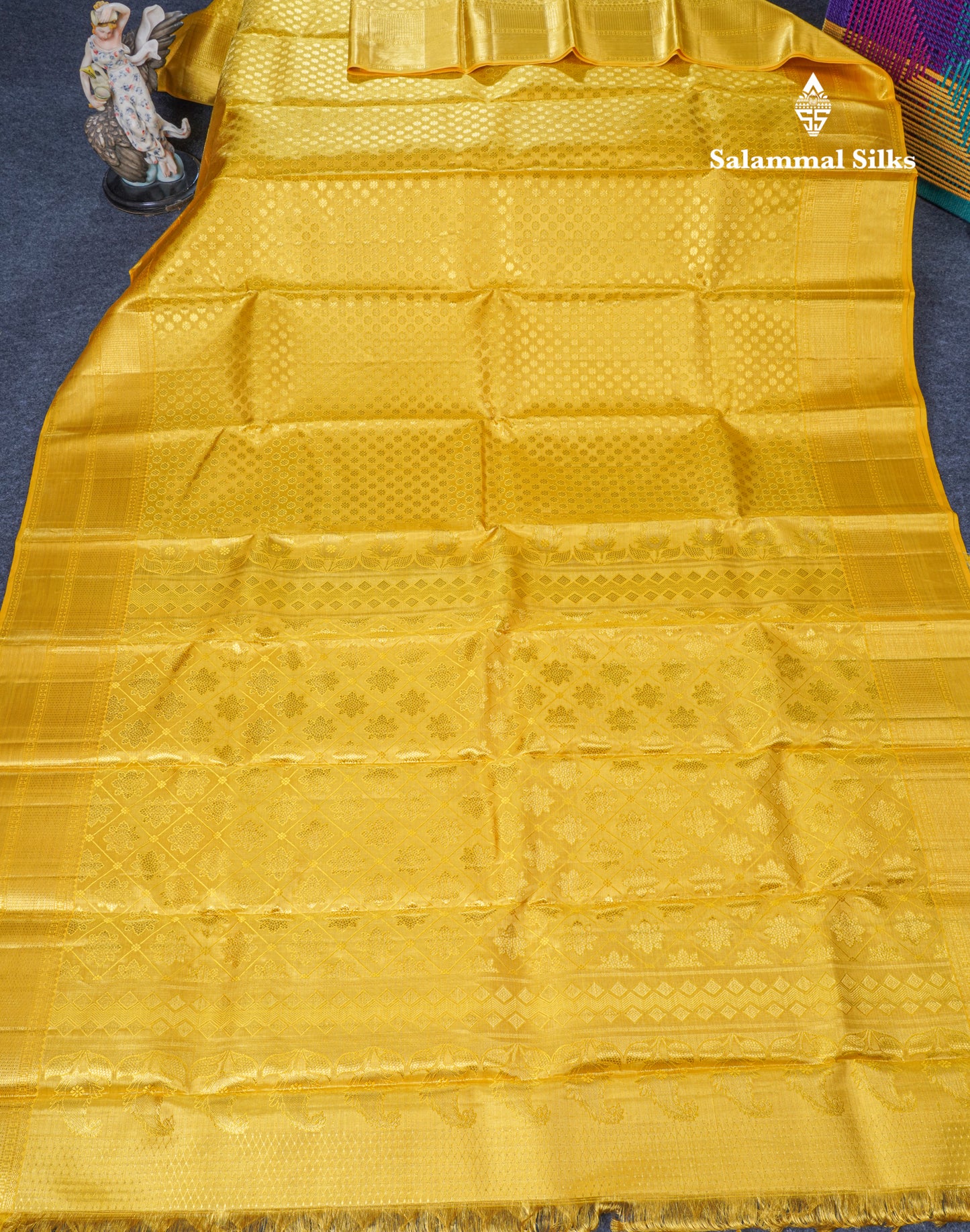 Gold Tissue Bridal Pure Kanjivaram Silk Saree With Traditional Border