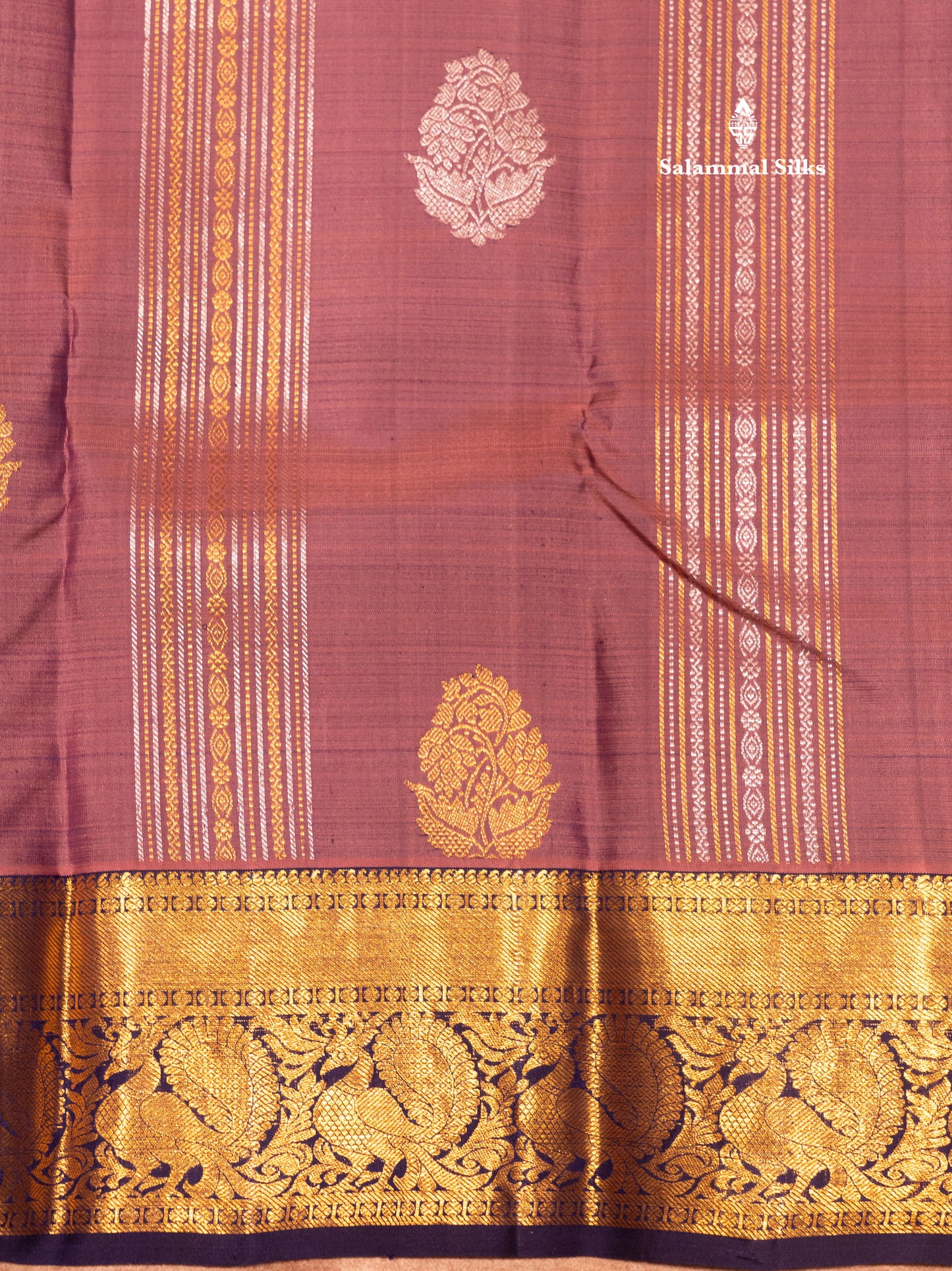 Kanjivaram Beautiful onion pink Colour Pure Silk Saree With Navy Blue Border
