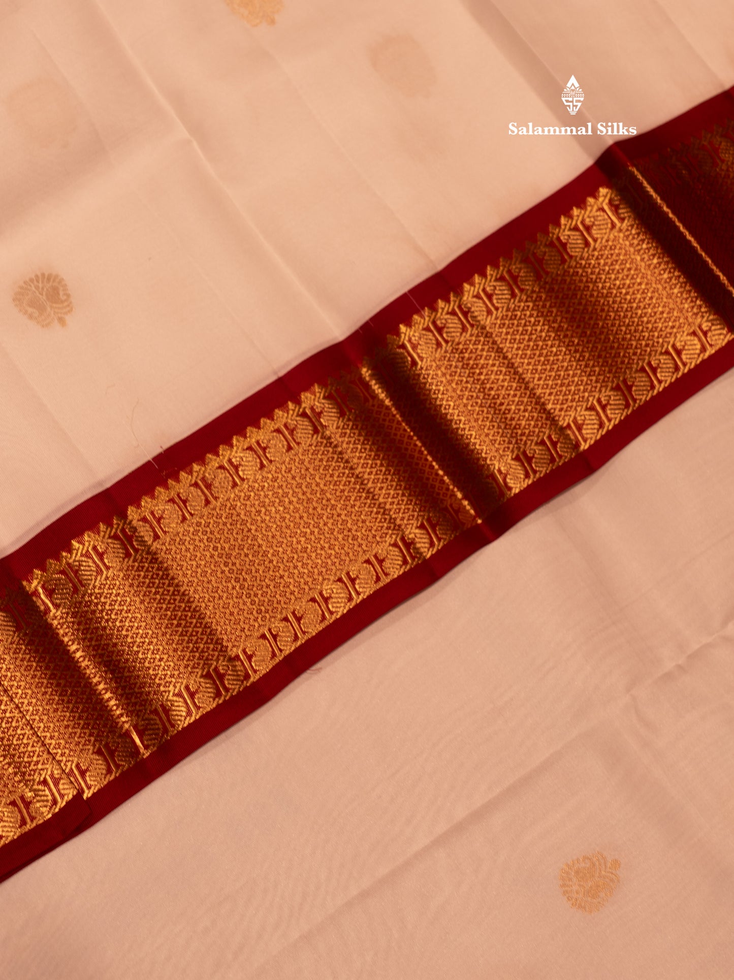White Colour Pure Kanjivaram Silk Saree With Contrast Maroon Border