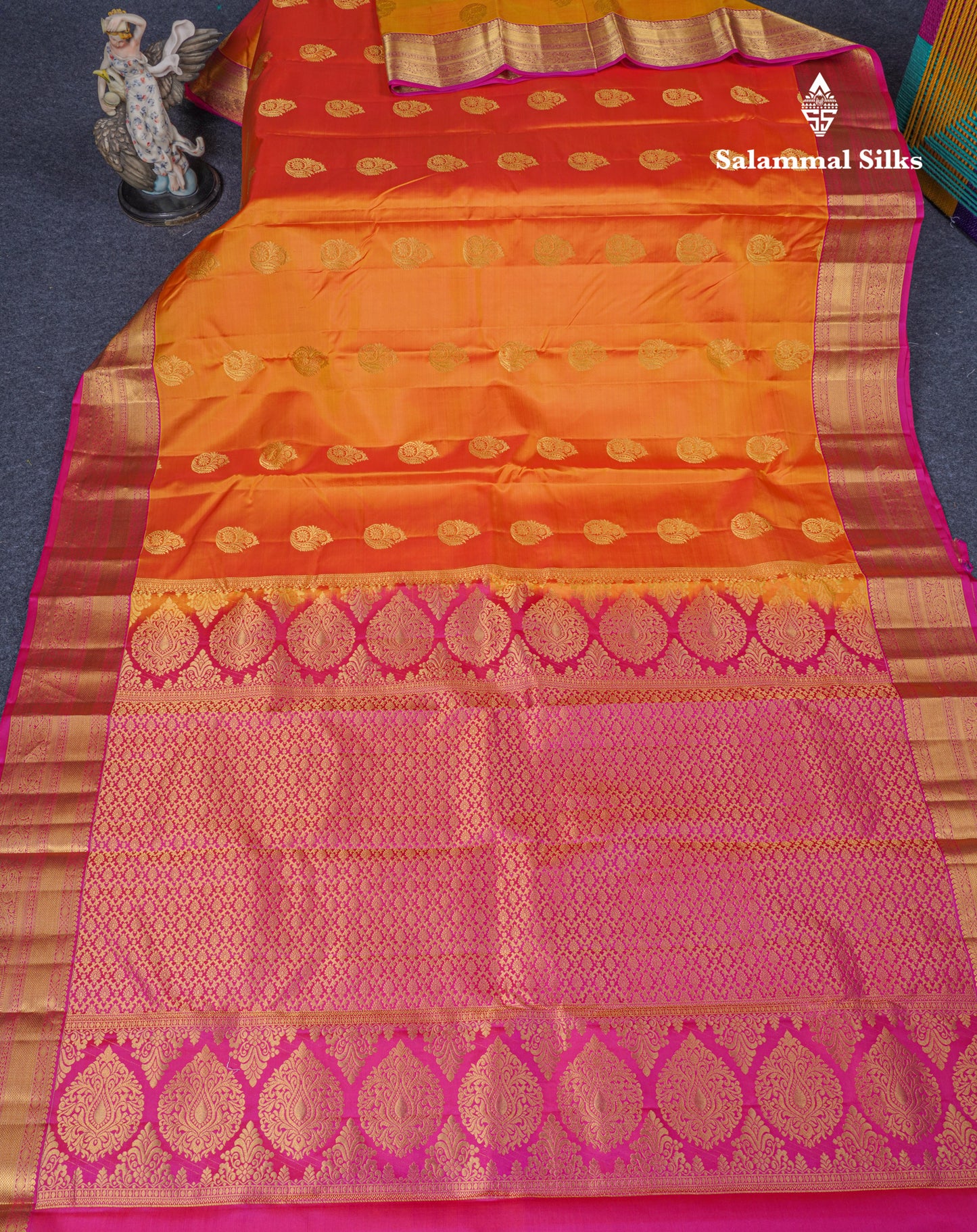 Dual Tone Purple Pure Kanjivaram Silk Saree With Contrast Magenta Pink Border