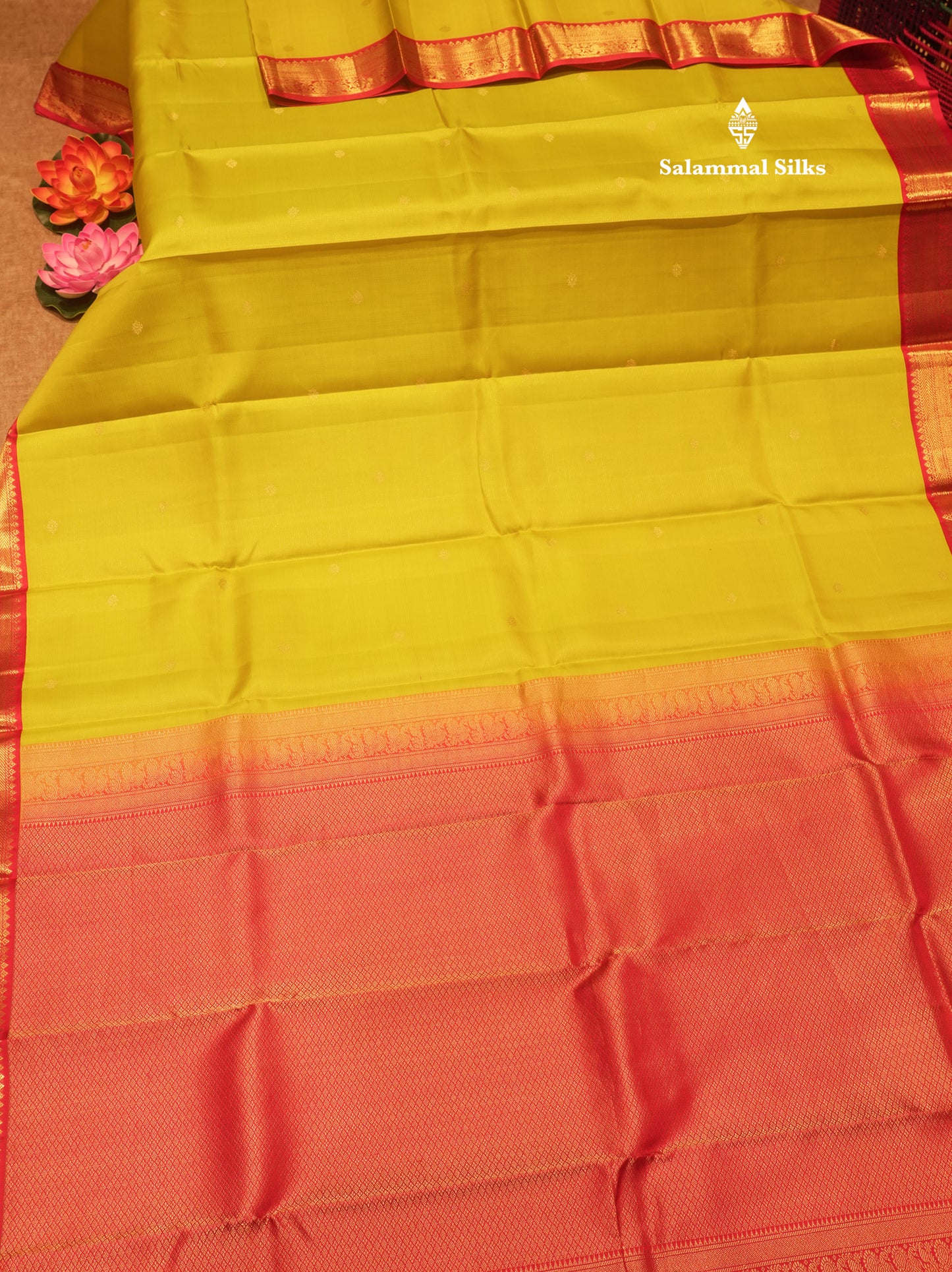 Vairaoosi Manthulir Yellow Colour Pure Kanjivaram Silk Saree with Contrast Small Pink Border