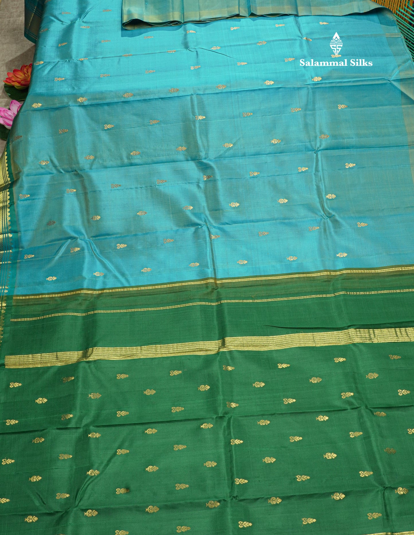Ramar Blue Pure Kanjivaram Silk Saree With One Side Contrast Peacock Green Border