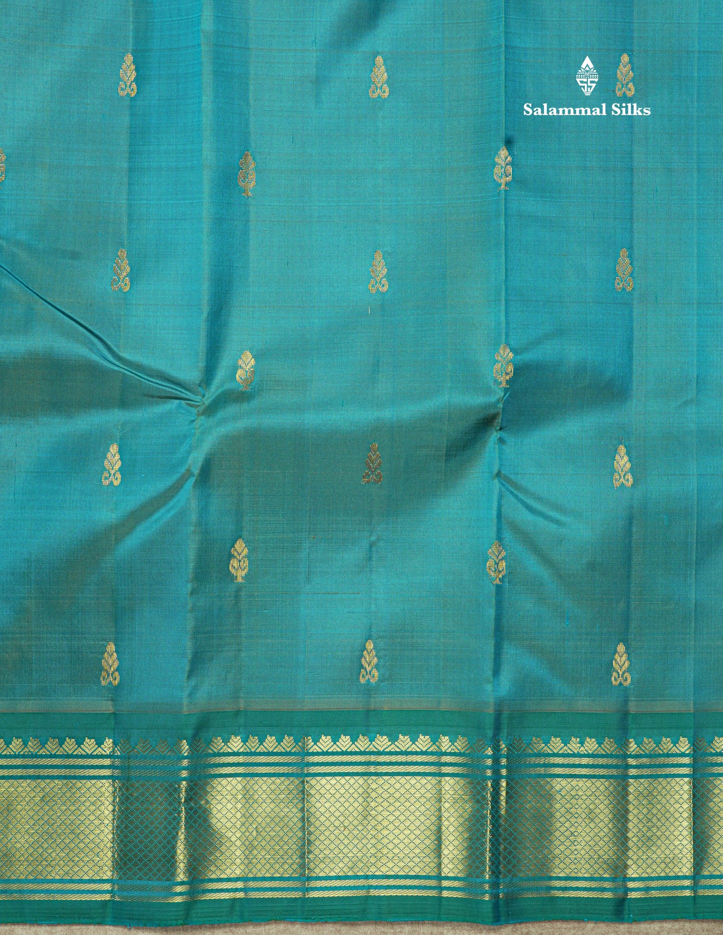 Ramar Blue Pure Kanjivaram Silk Saree With One Side Contrast Peacock Green Border