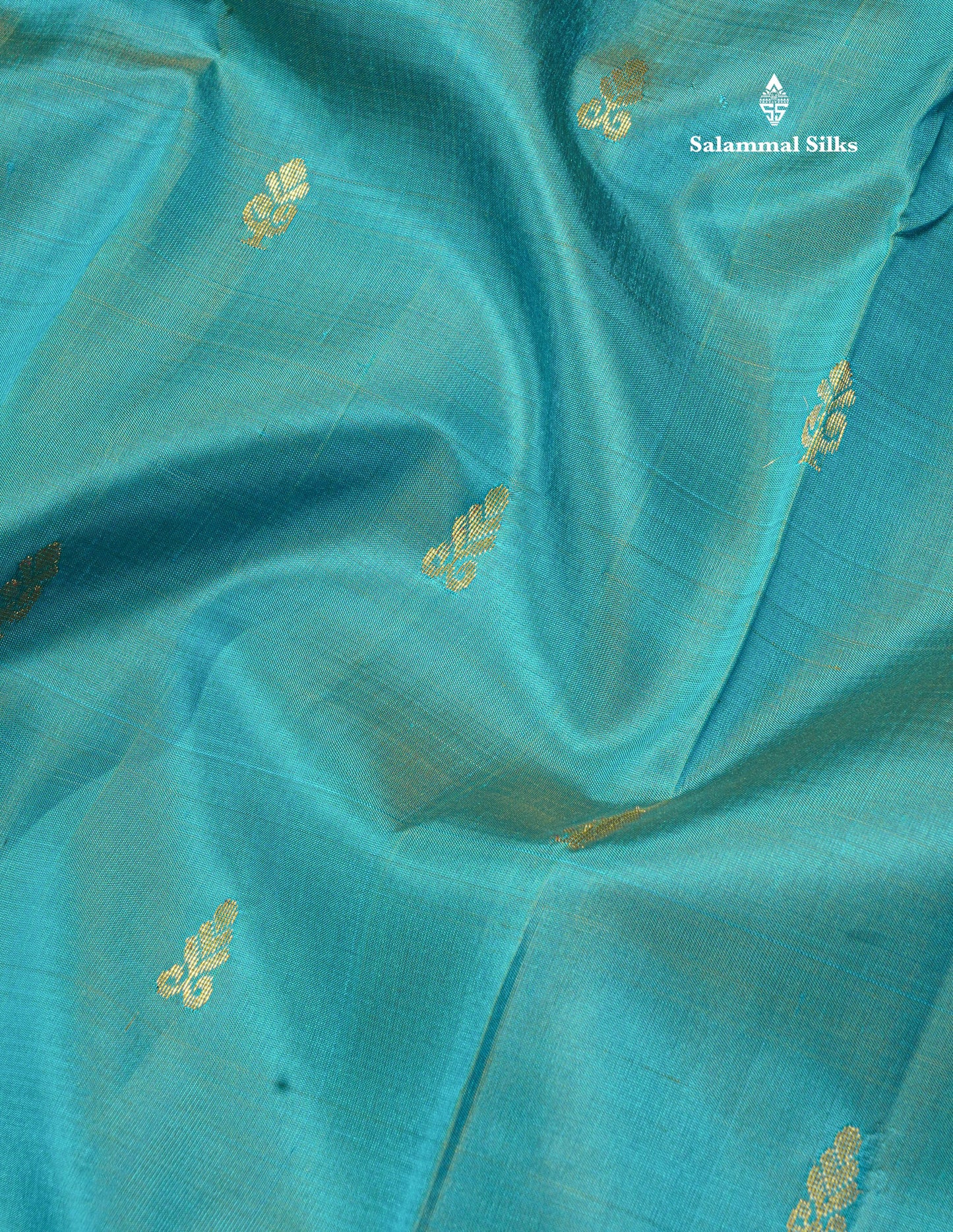 Ramar Blue Pure Kanjivaram Silk Saree With One Side Contrast Peacock Green Border
