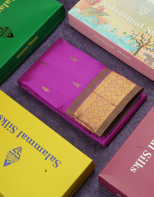 Magenta Pure Kanjivaram Silk Saree With One Side Traditional Border