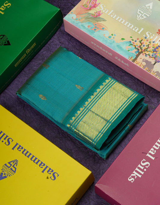 Ramar Blue Pure Kanjivaram Silk Saree With One Side Contrast Peacock Green Border