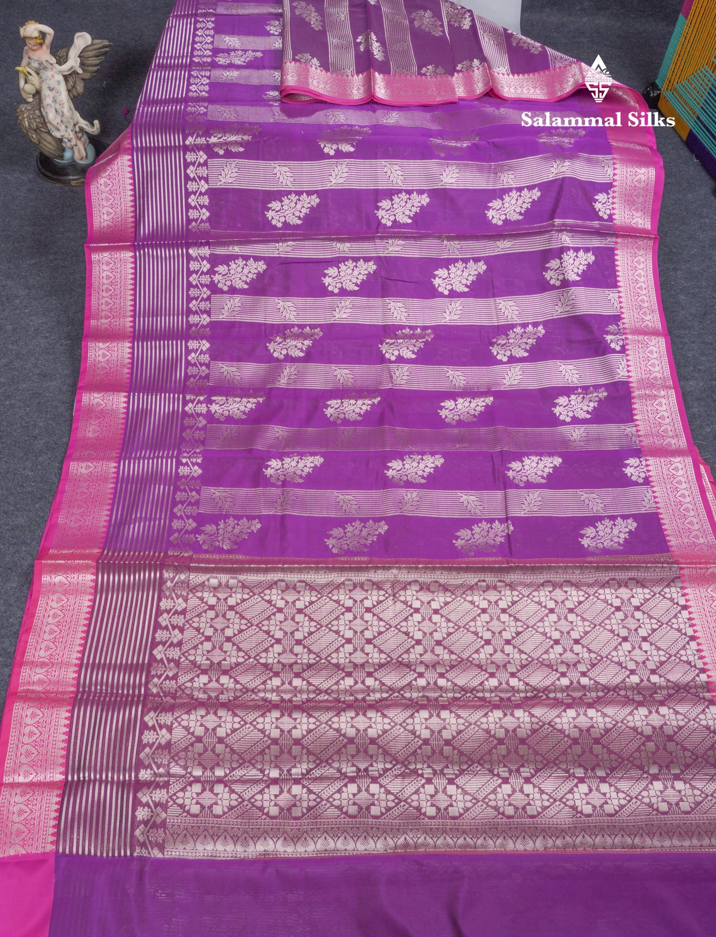 Bottle Green Semi Soft Silk Saree With Contrast Magenta Small Border