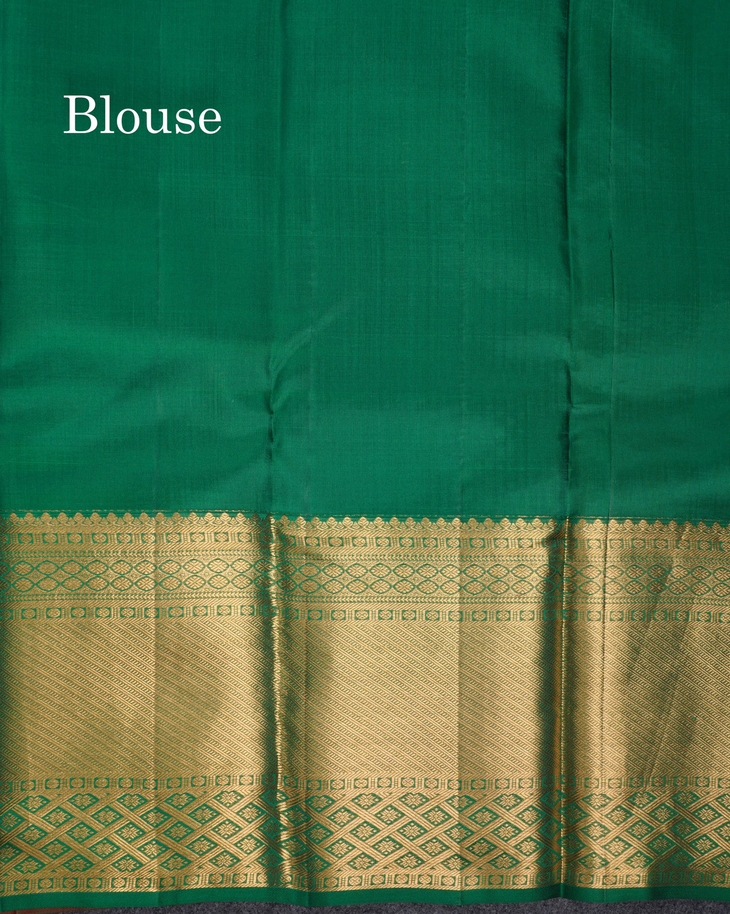 Beautiful Chilly Red Pure Kanjivaram Silk Saree with Contrast Bottle Green Blouse