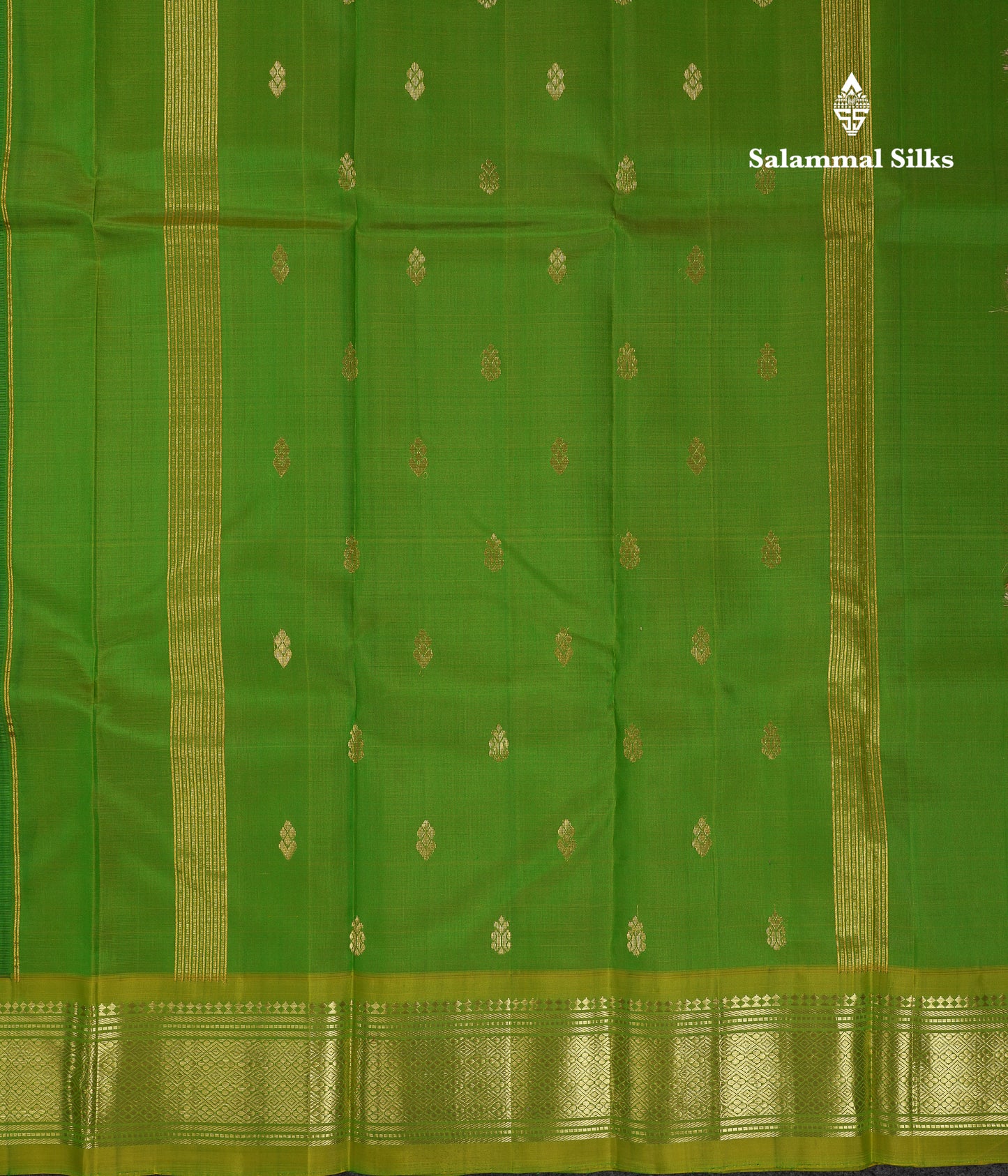 Beautiful Bottle Green Pure Kanjivaram Silk Saree With Contrast Parrot Green One Side Traditional Border