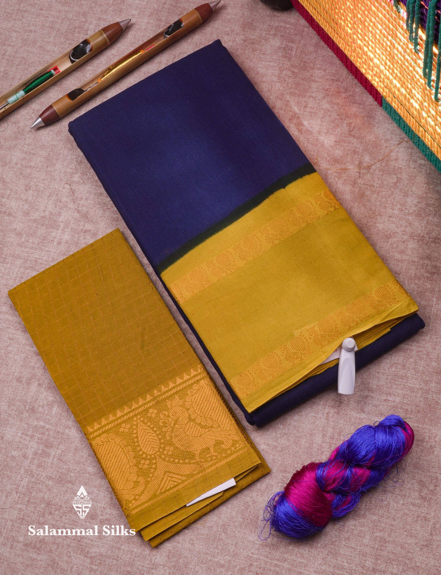 Reddish Pink Pure Sungudi Cotton Saree With Contrast Sapphire Green Gap Border