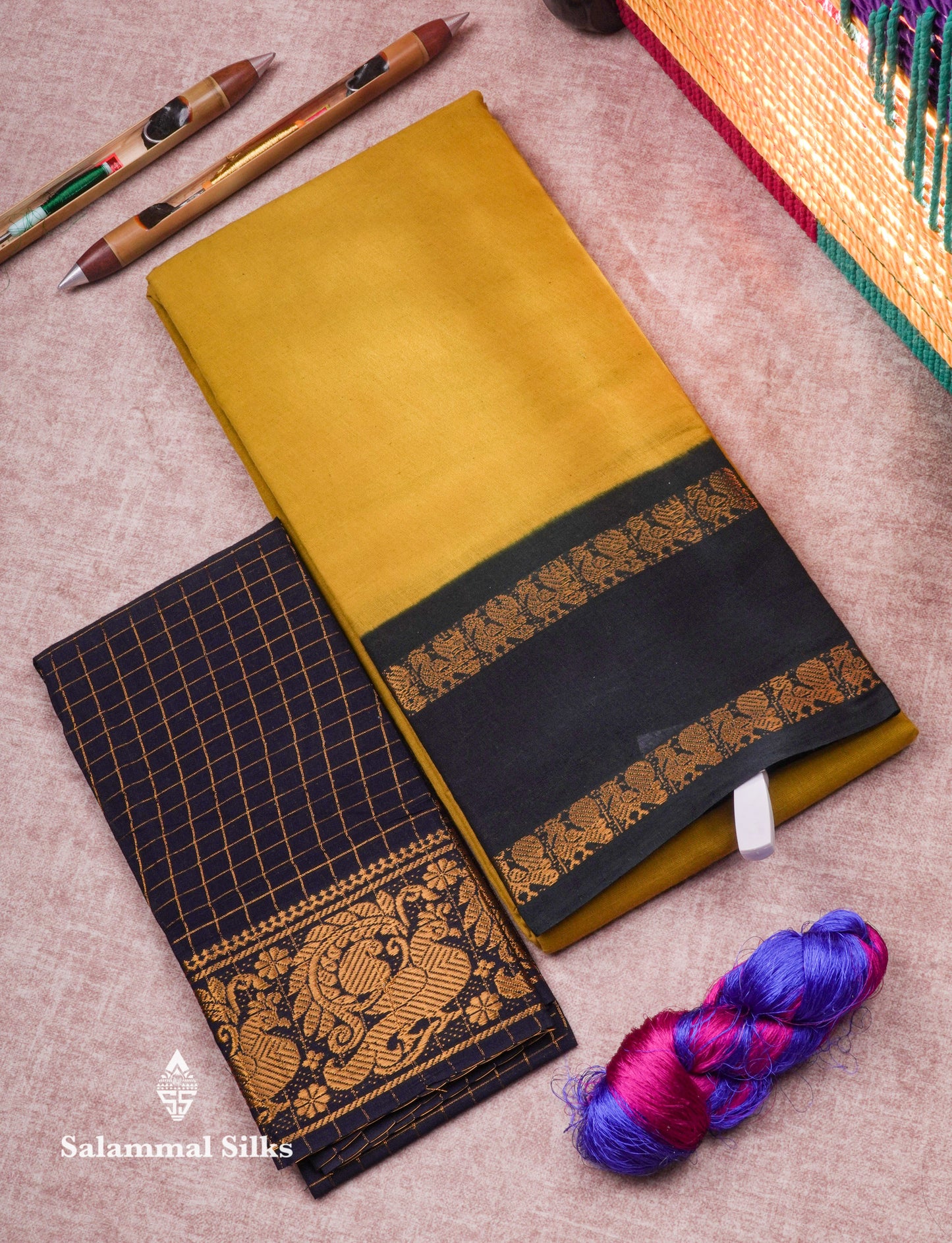 Reddish Pink Pure Sungudi Cotton Saree With Contrast Sapphire Green Gap Border