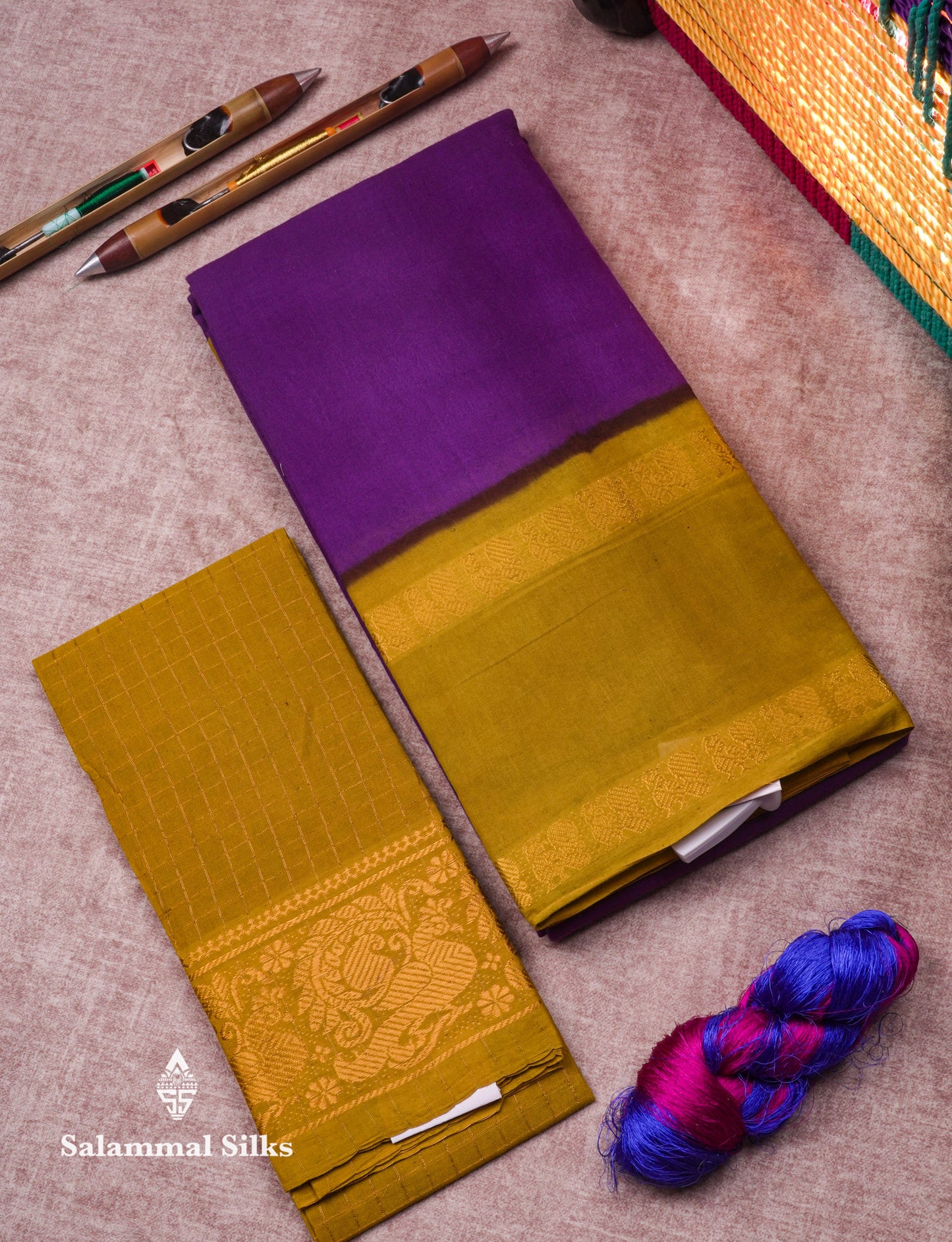 Reddish Pink Pure Sungudi Cotton Saree With Contrast Sapphire Green Gap Border