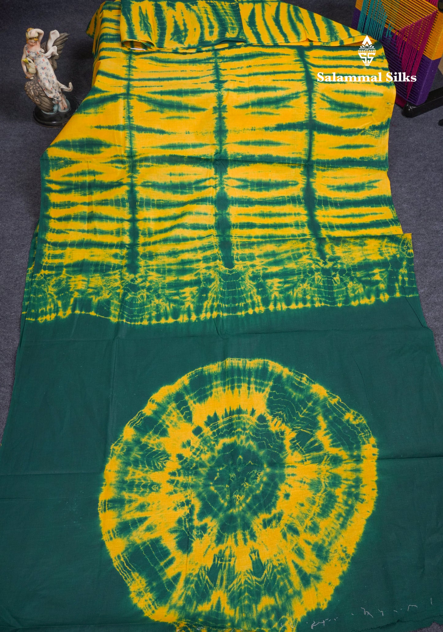 Yellow & Green Batik Print Sungudi Pure Cotton Saree With Contrast Bottle Green Blouse