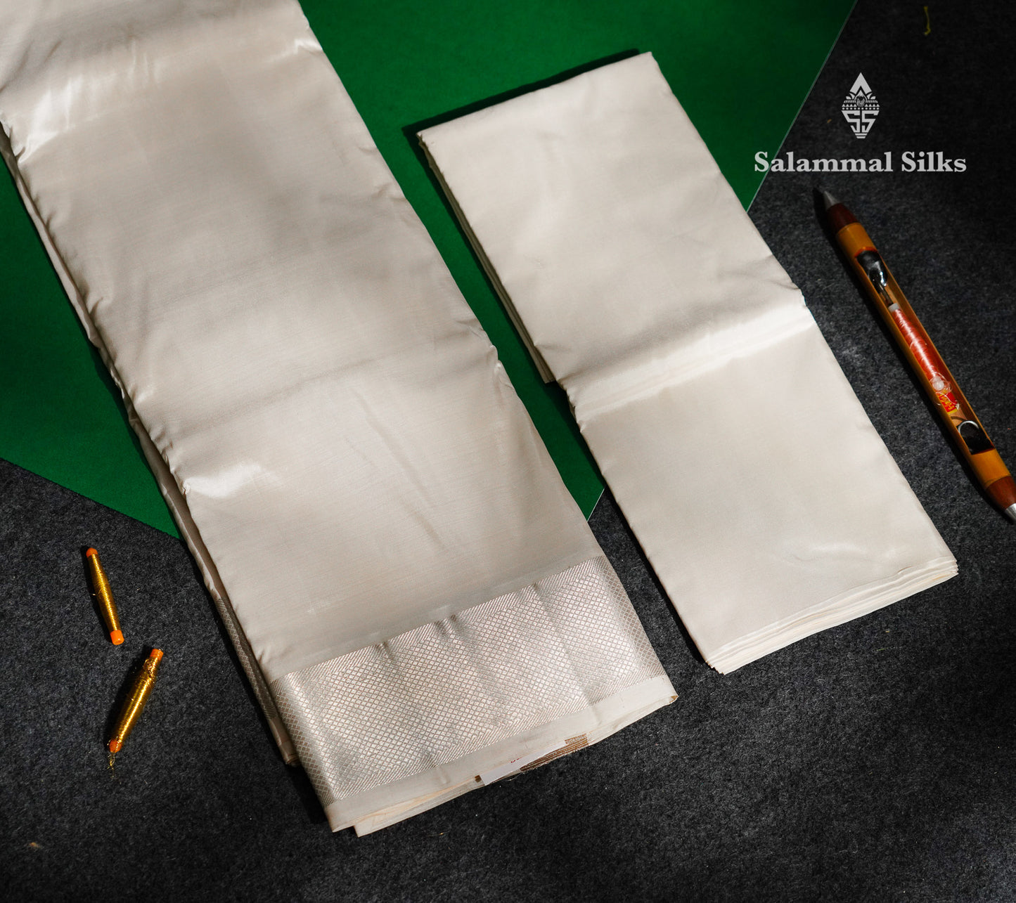Cream Pure Silk Dhoti,8Muzham & Shirt (2.50M) With Silver Zari Border