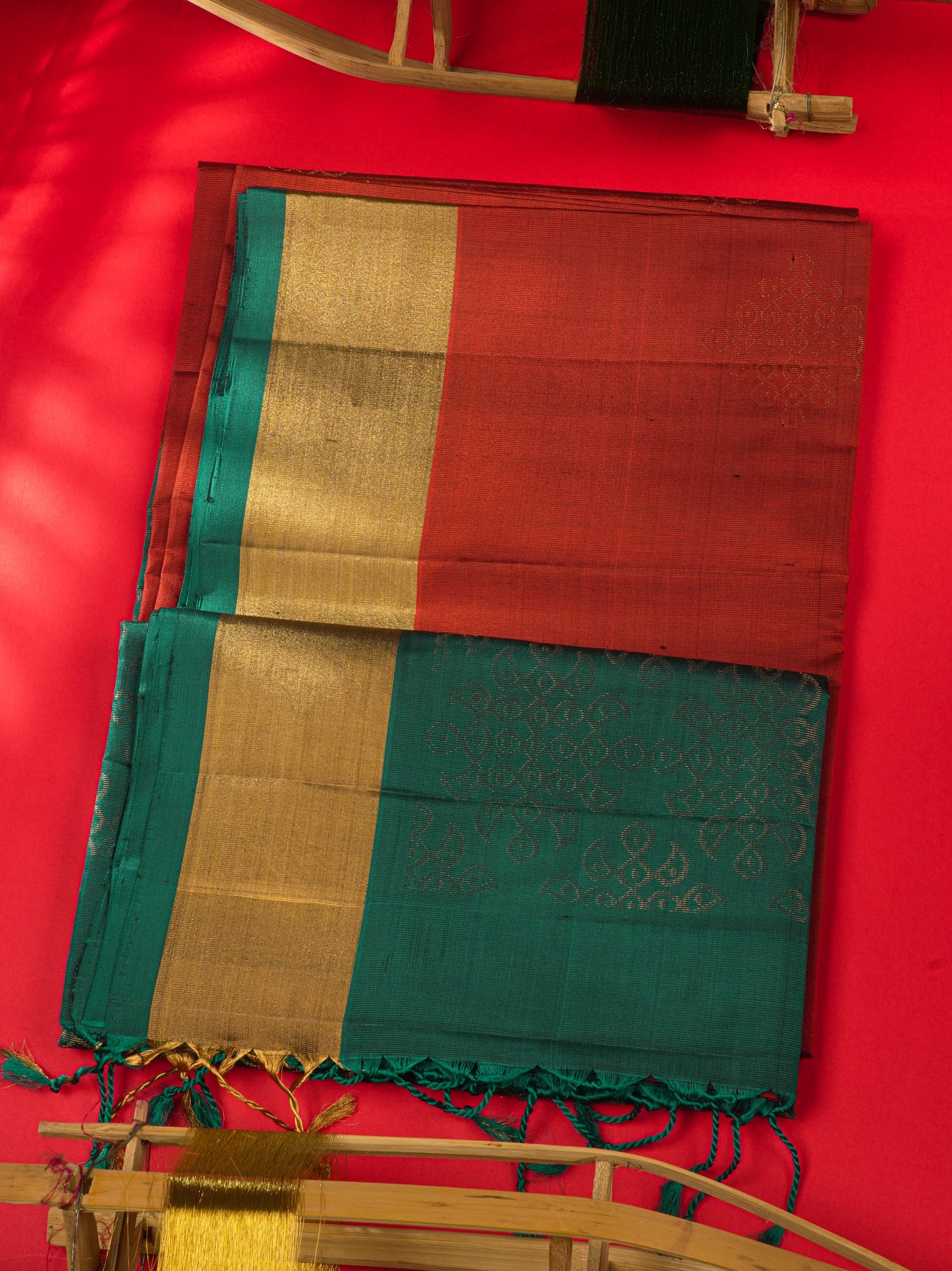 Maroon Kolam Design Kanjivaram Pure Soft Silk Saree With Gold Zari Border