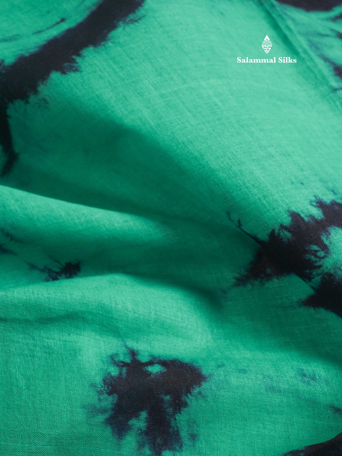 White Batik Print Sungudi Pure Cotton Saree With Contrast Grey Border