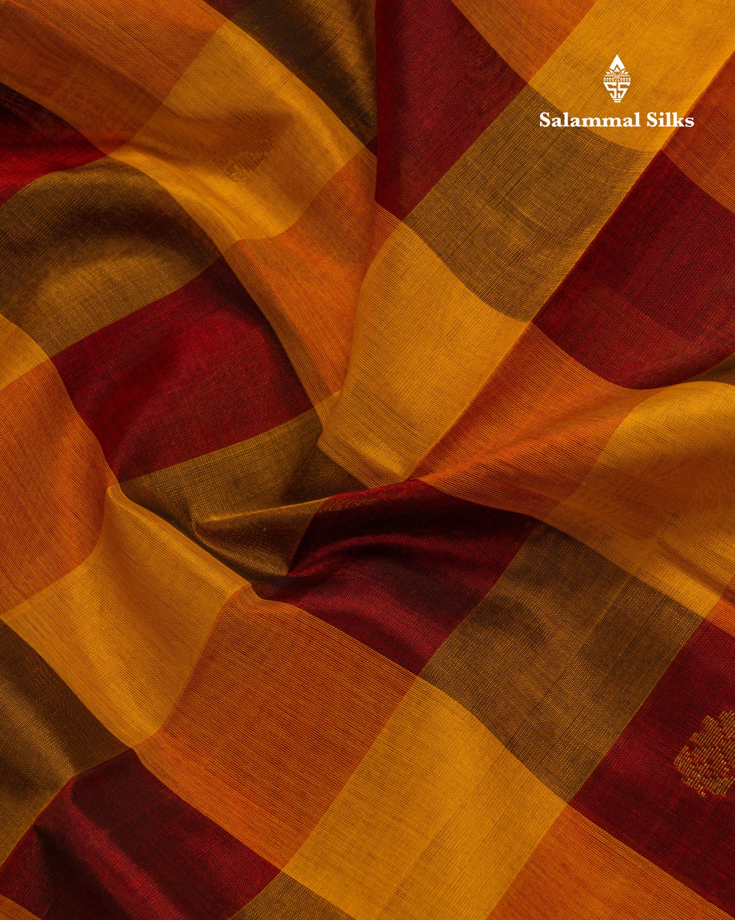 Paalum Pazham Checks Pure Silk Cotton Saree With Contrast Parrot Green Pallu