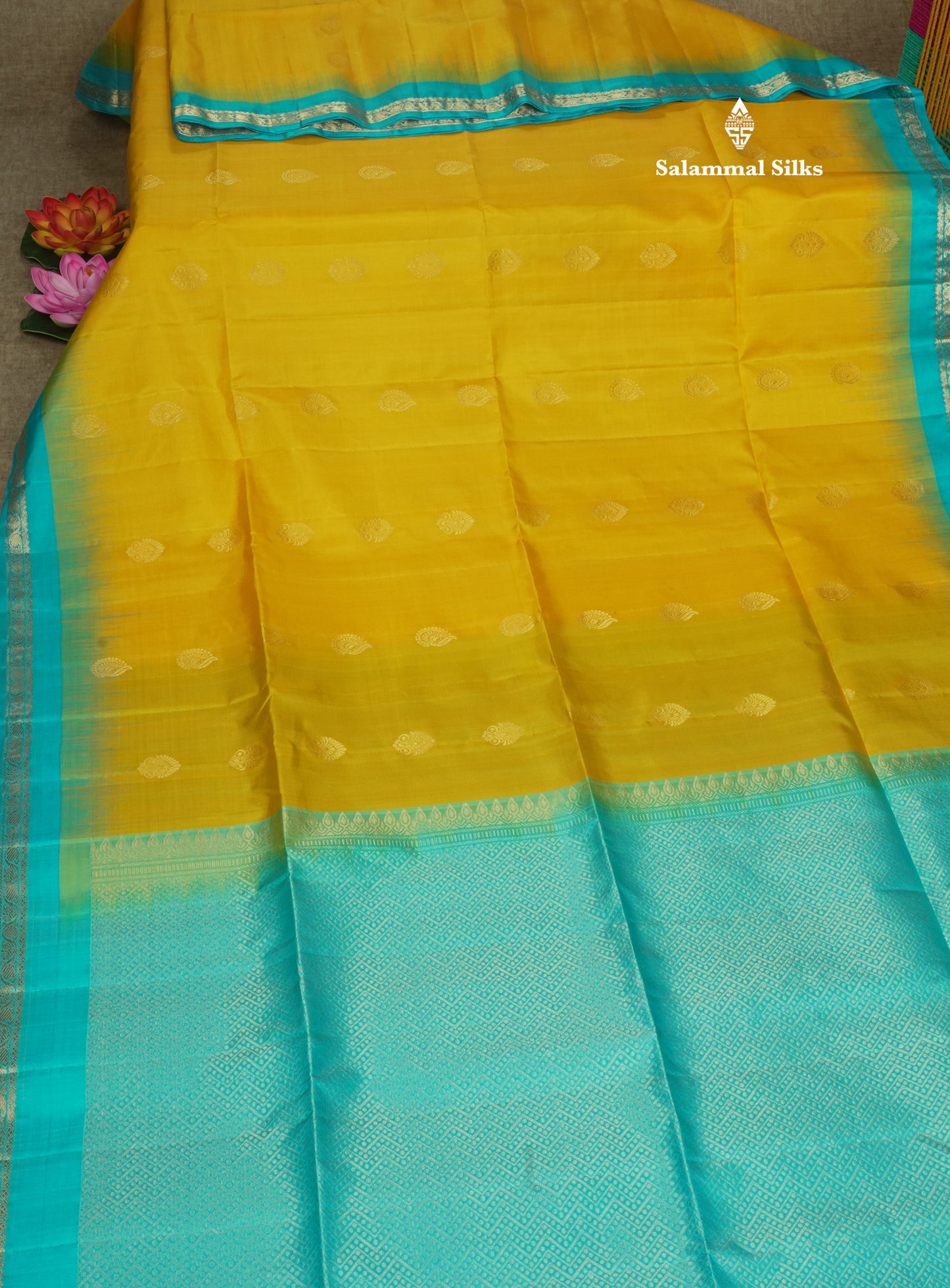 Half White Pure Kanjivaram Soft Silk Saree With Contrast Sky Blue Small Traditional Border